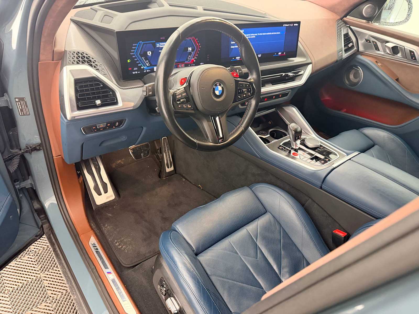 Thumbnail: 2023 BMW XM - 2