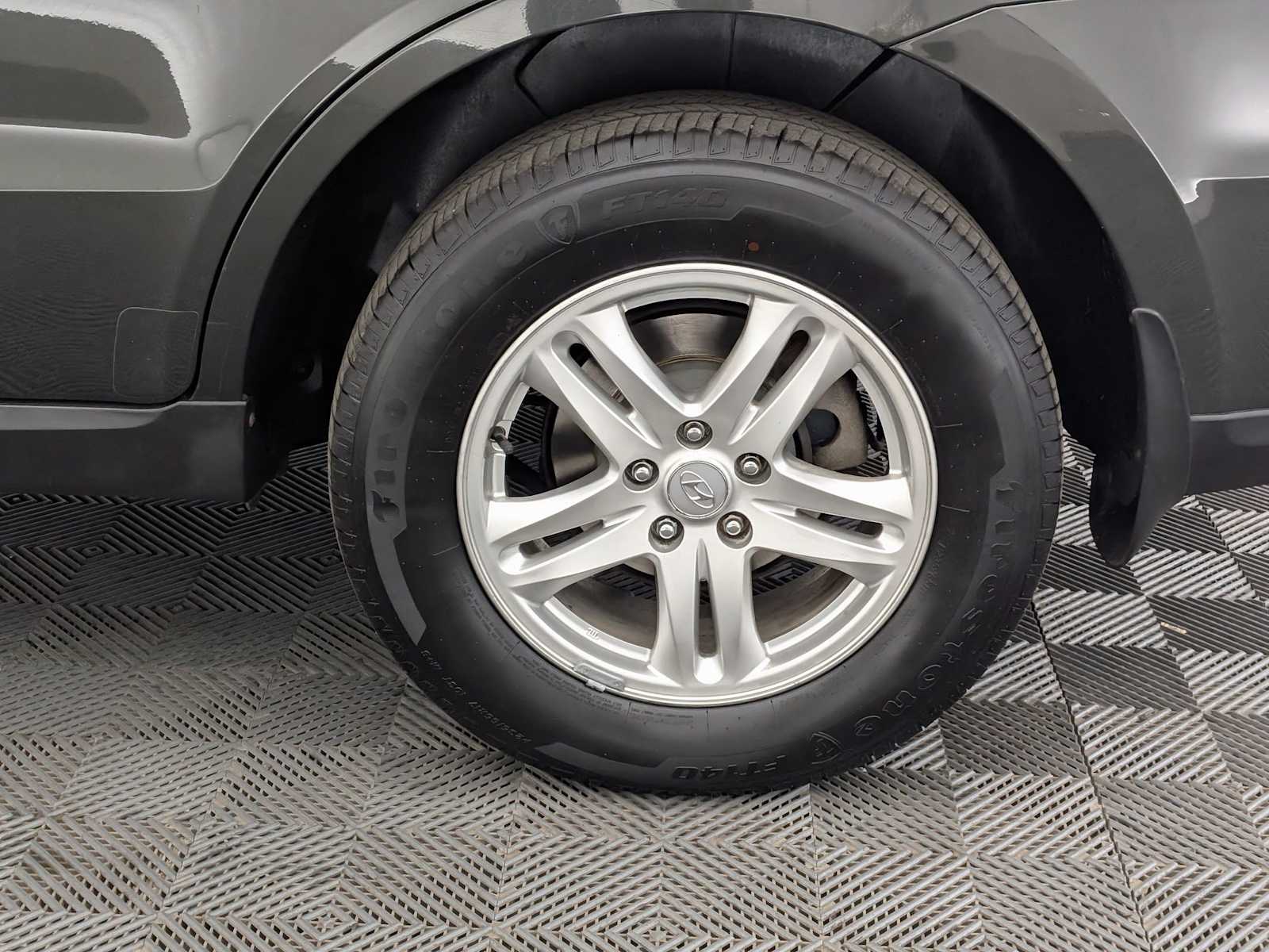 Thumbnail: 2011 Hyundai Santa Fe - 14