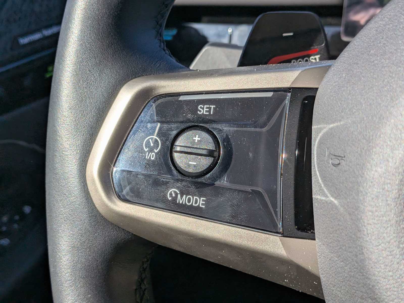 Thumbnail: 2024 BMW 5 Series - 25