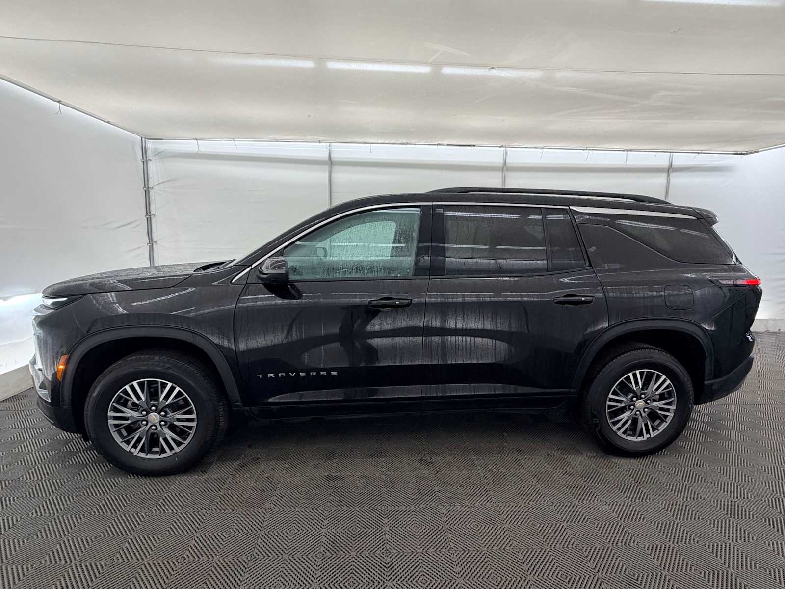 Thumbnail: 2025 Chevrolet Traverse - 3