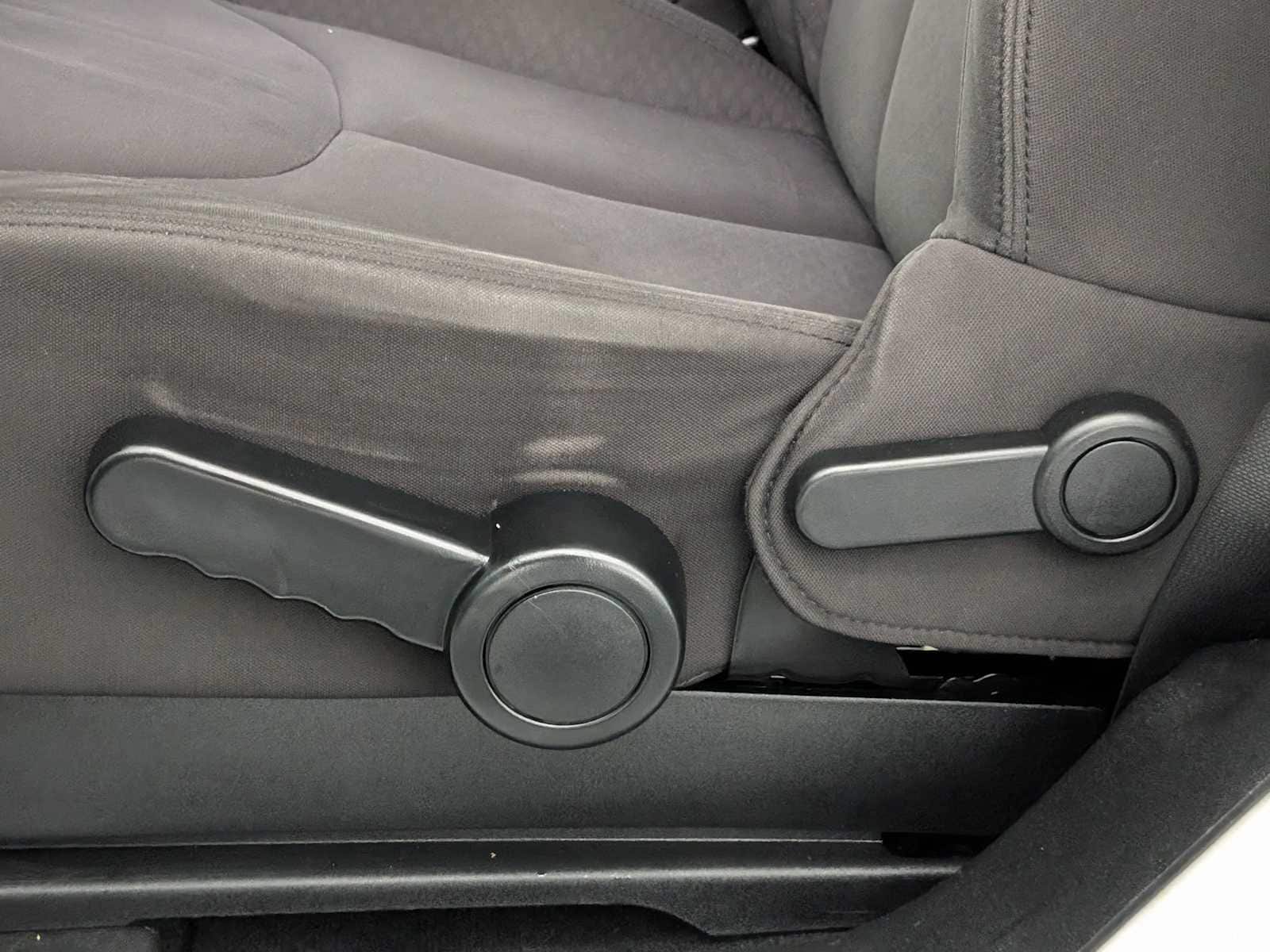 Thumbnail: 2013 Jeep Wrangler - 16