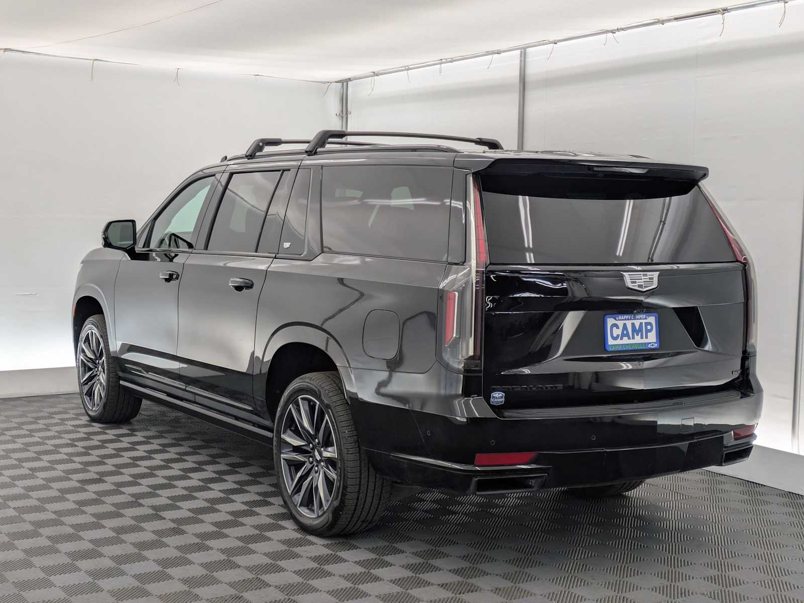 Thumbnail: 2022 Cadillac Escalade - 4
