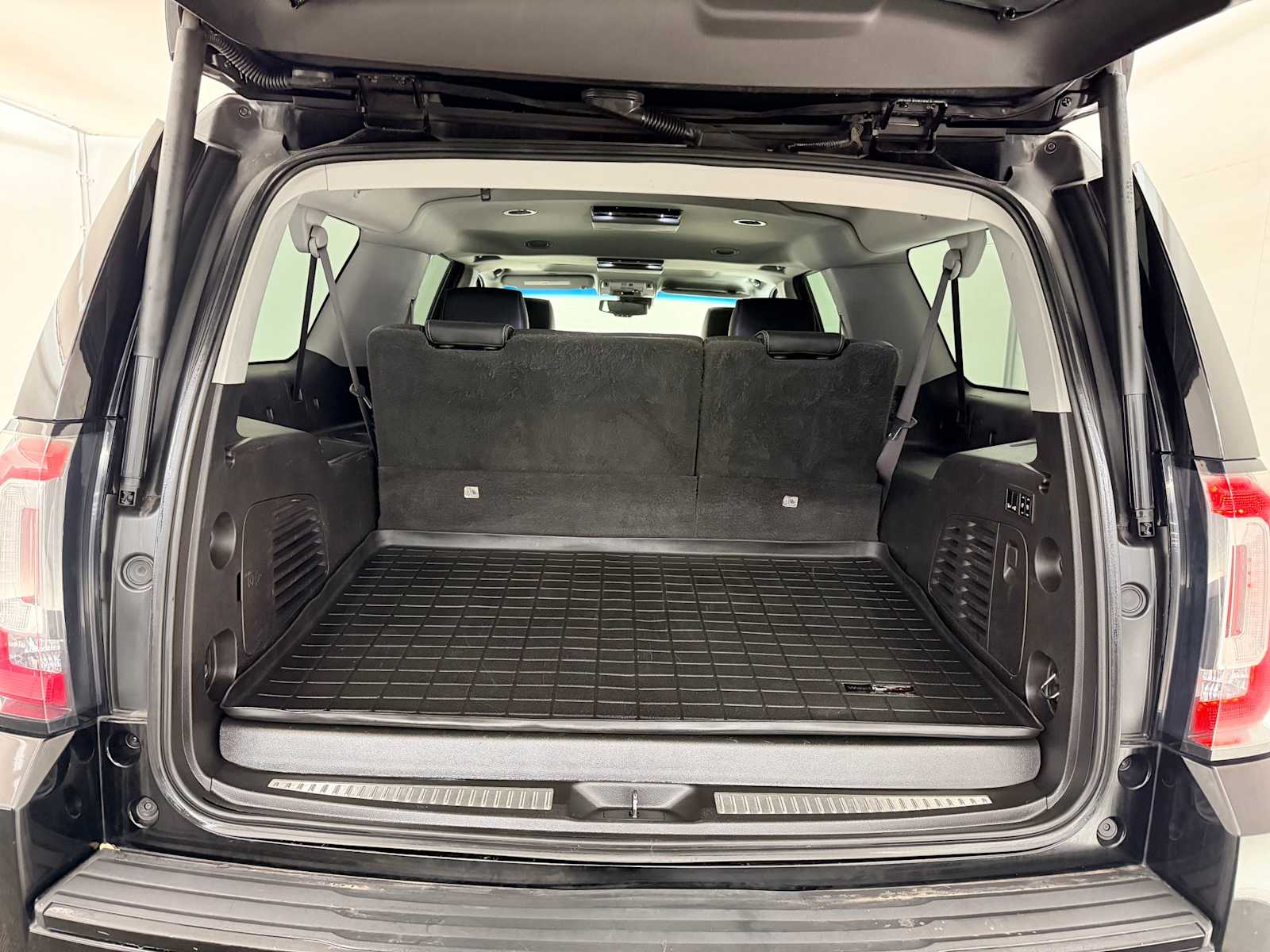 Thumbnail: 2016 GMC Yukon XL - 32