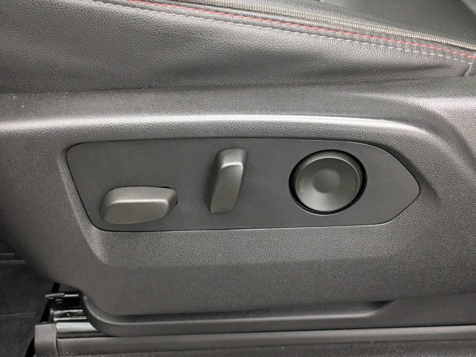 Thumbnail: 2022 Chevrolet Tahoe - 18