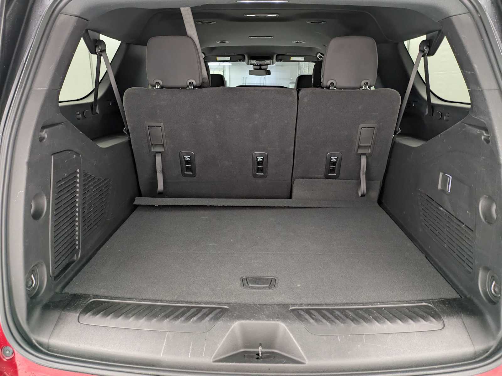 Thumbnail: 2025 Chevrolet Suburban - 31