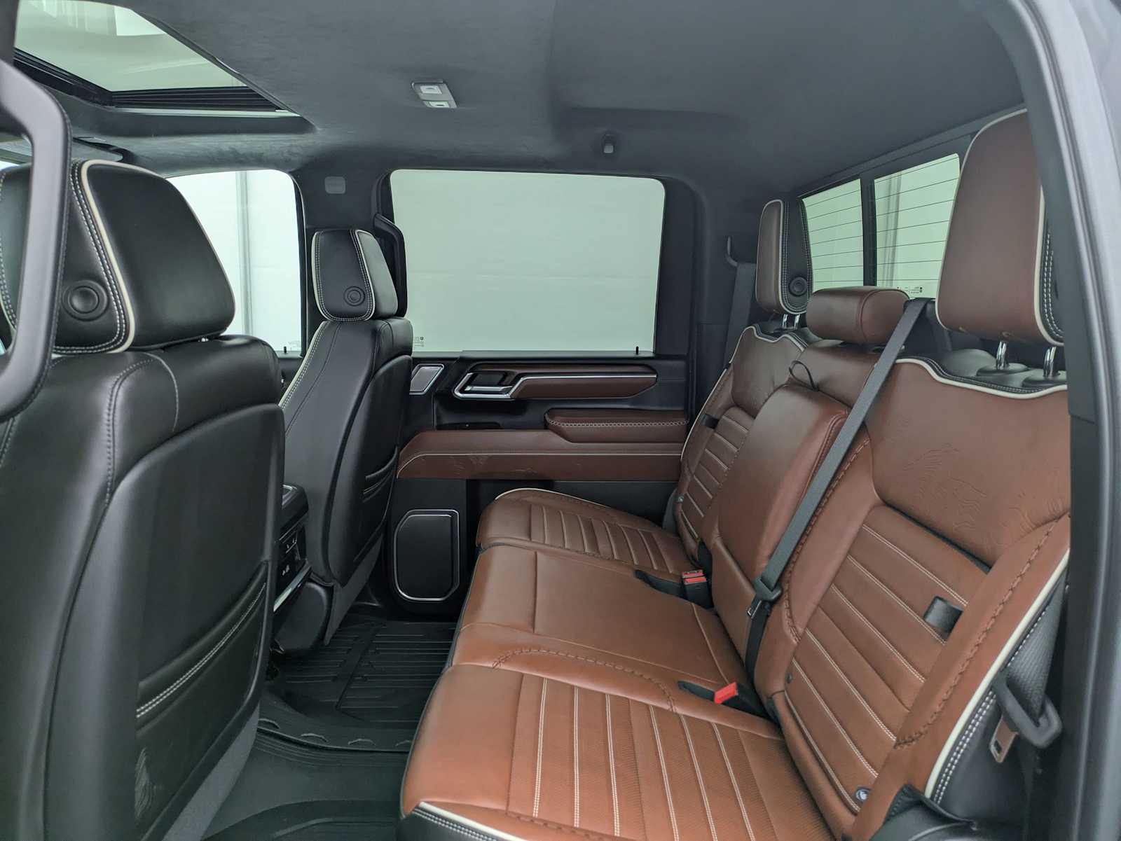 Thumbnail: 2025 GMC Sierra 3500 - 22