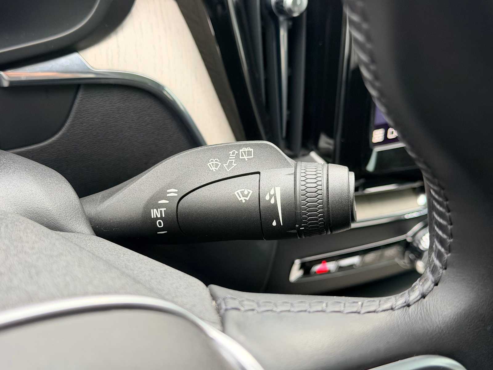 Thumbnail: 2022 Volvo XC60 - 27