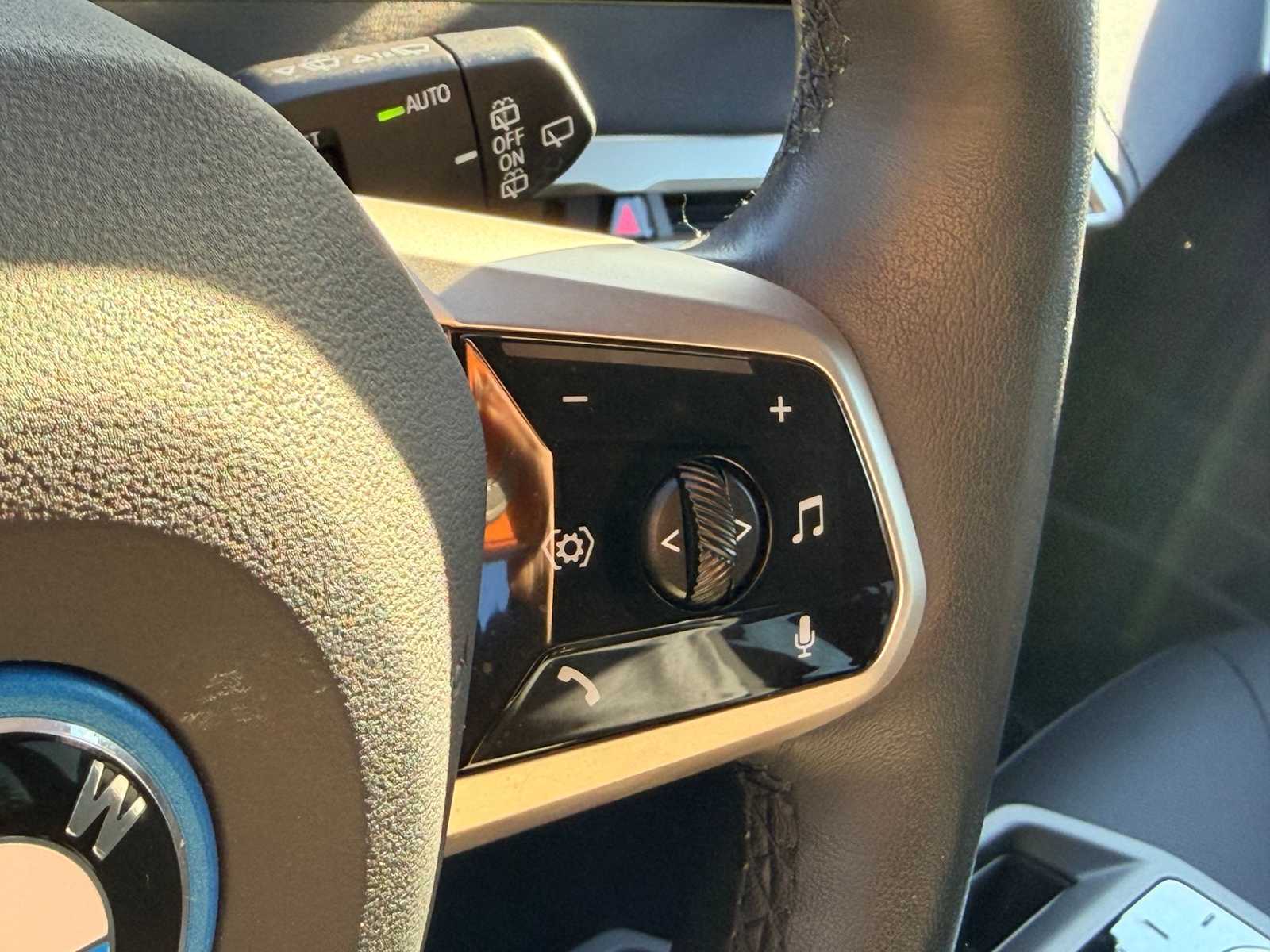 Thumbnail: 2023 BMW iX - 25