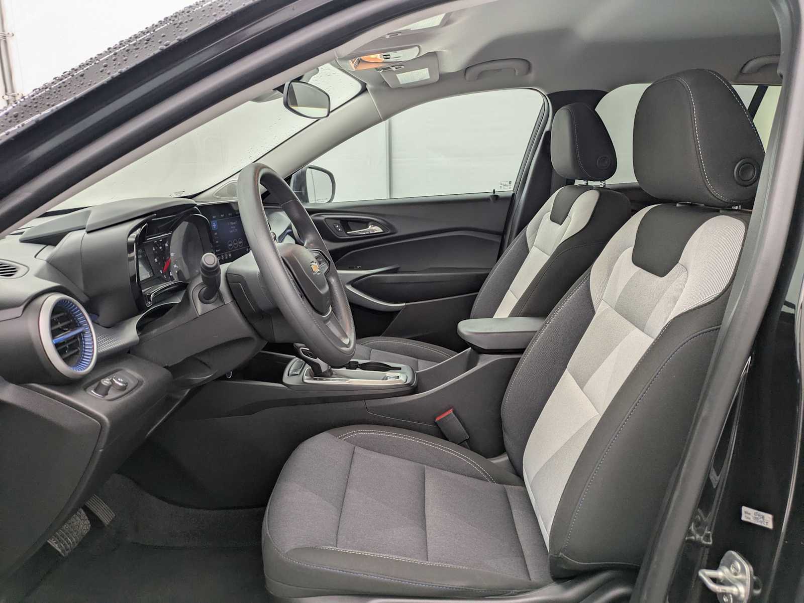 Thumbnail: 2025 Chevrolet Trax - 16