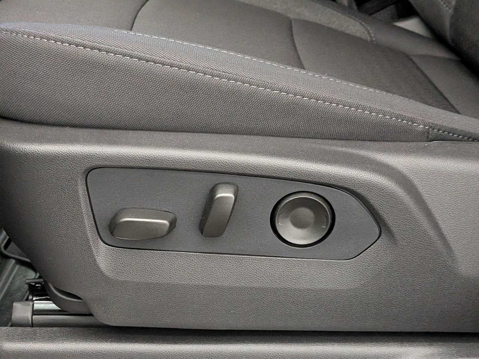 Thumbnail: 2026 Chevrolet Silverado 1500 - 21