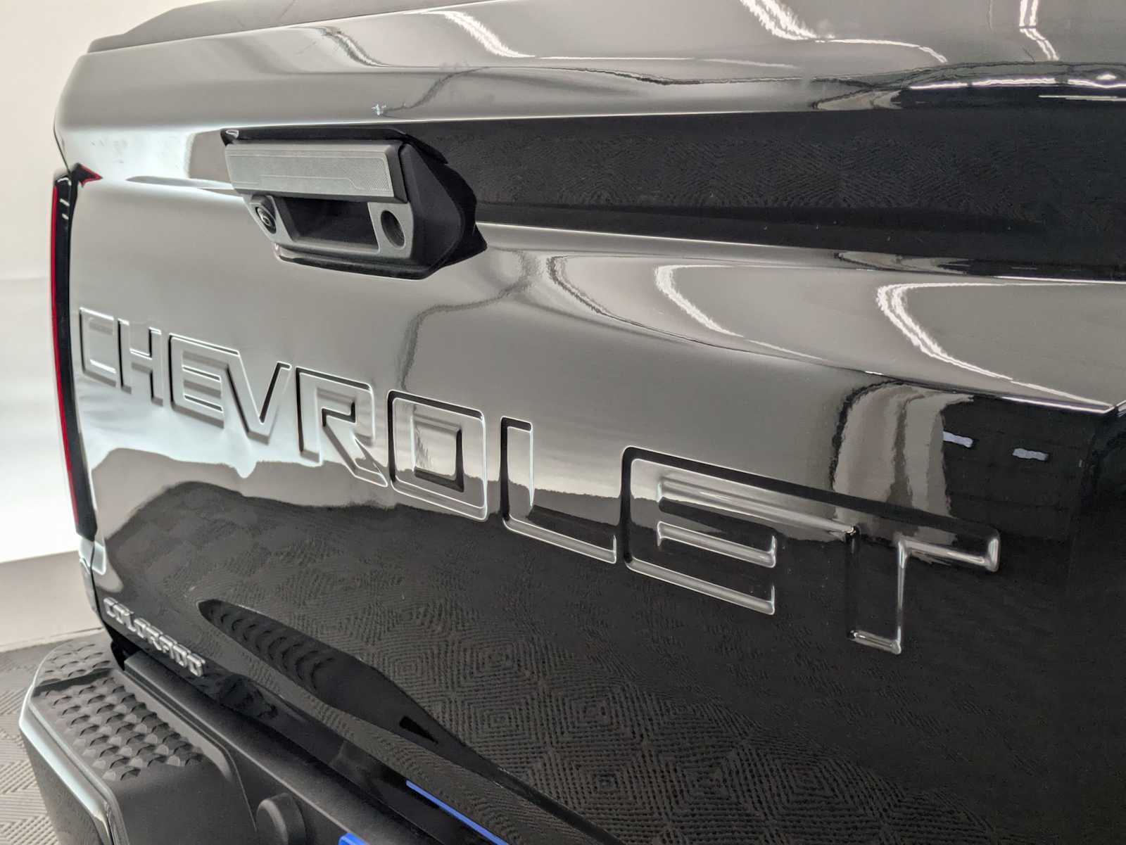 Thumbnail: 2023 Chevrolet Colorado - 14