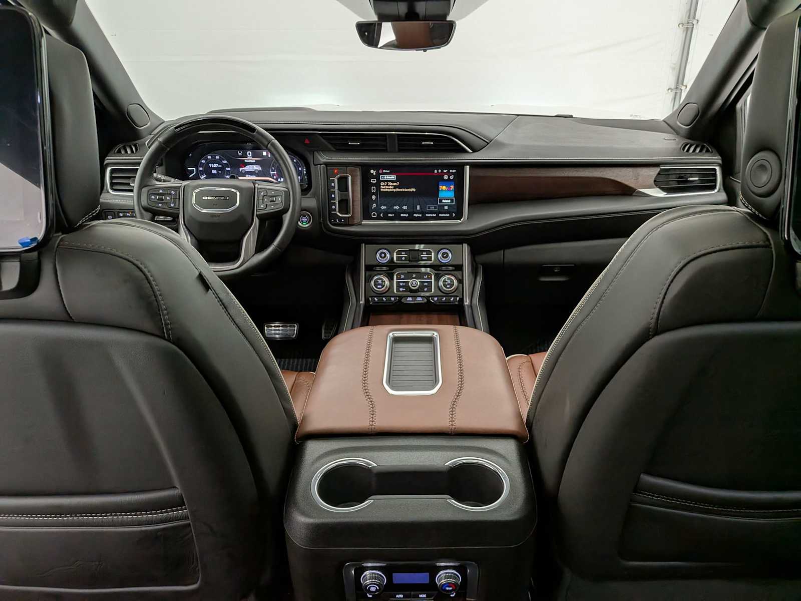 Thumbnail: 2023 GMC Yukon - 18