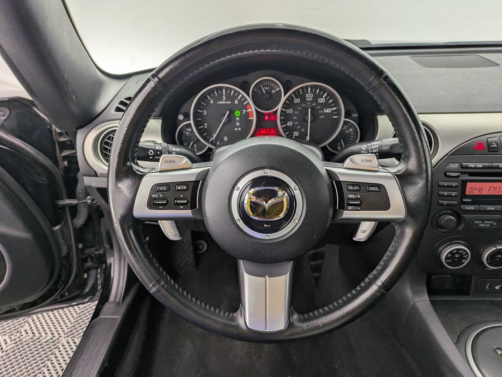 Thumbnail: 2011 Mazda MX-5 Miata - 18