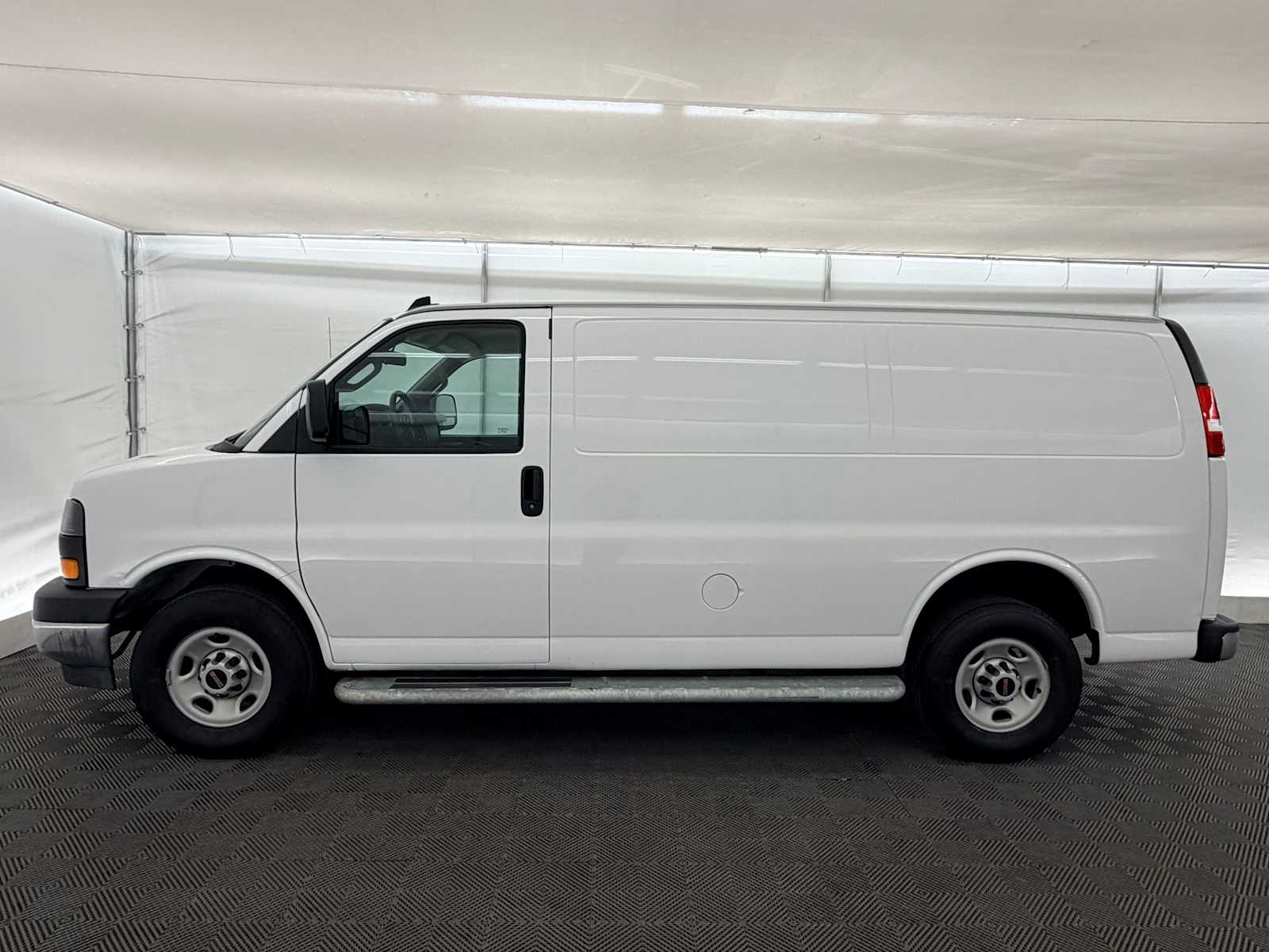 Thumbnail: 2024 GMC Savana - 2