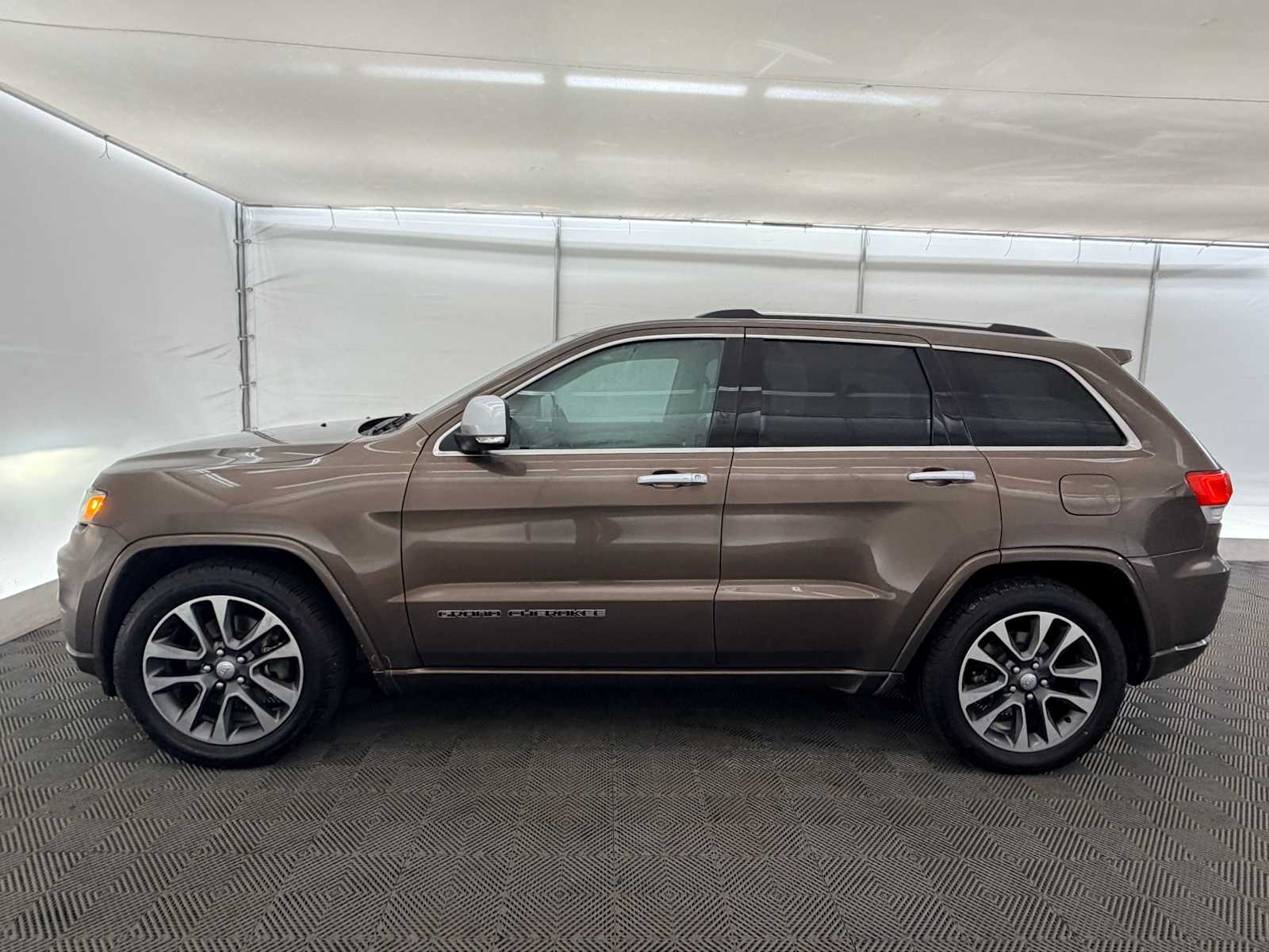 Thumbnail: 2018 Jeep Grand Cherokee - 3