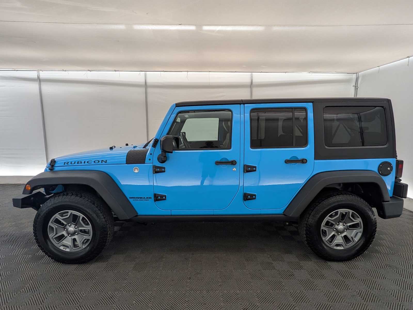 2017 Jeep Wrangler Unlimited Rubicon photo 3