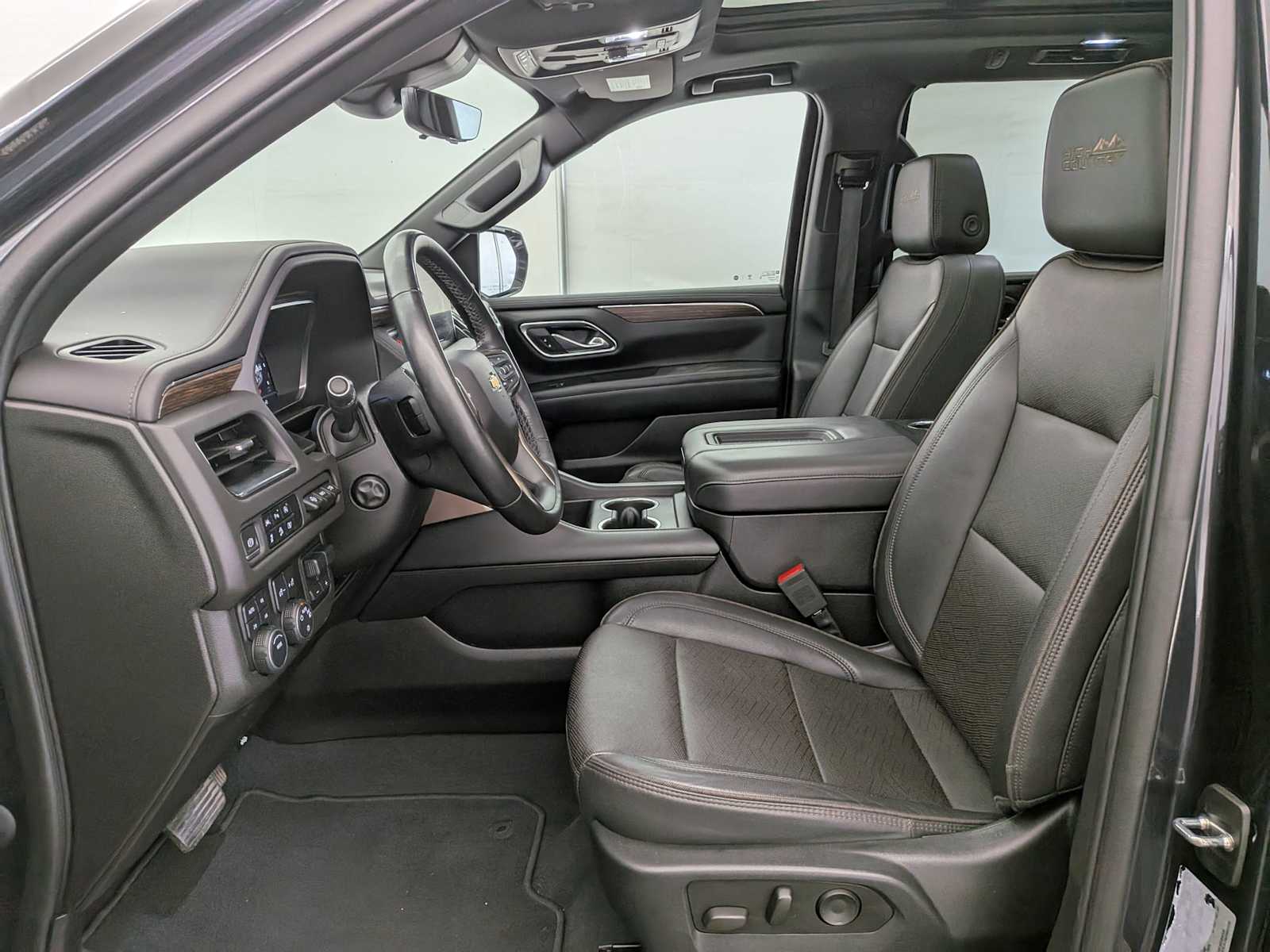 Thumbnail: 2023 Chevrolet Tahoe - 16