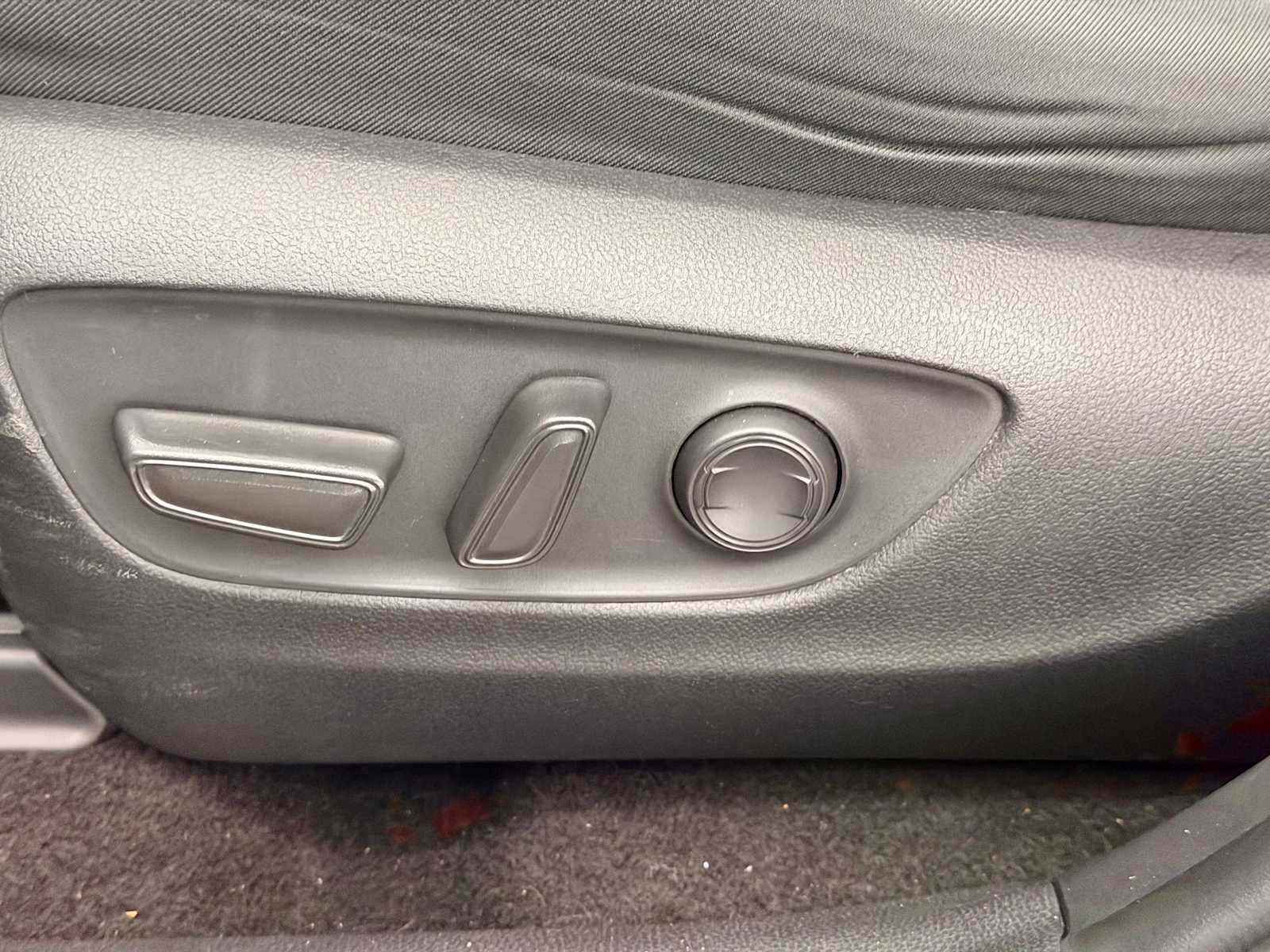 Thumbnail: 2023 Toyota RAV4 - 18