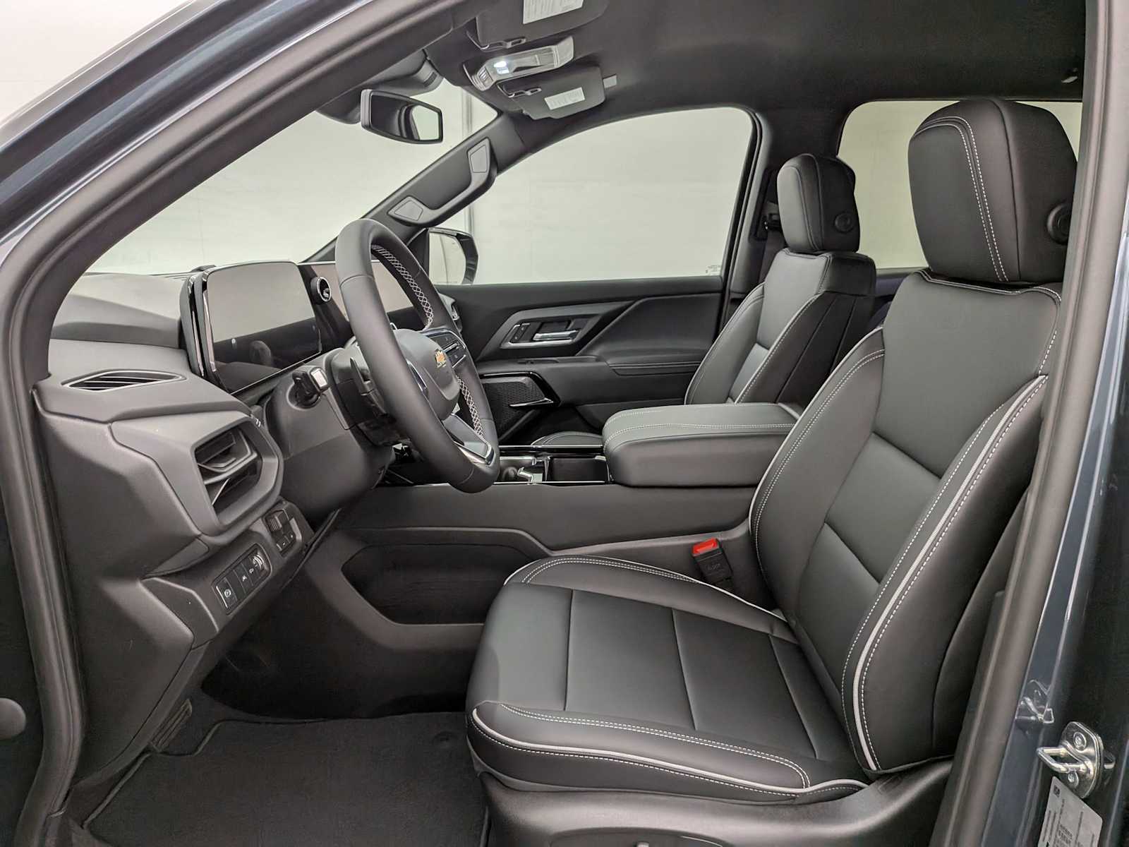 Thumbnail: 2026 Chevrolet Silverado EV - 15