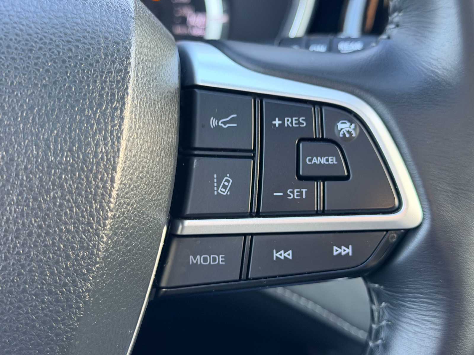 Thumbnail: 2024 Toyota Highlander - 25