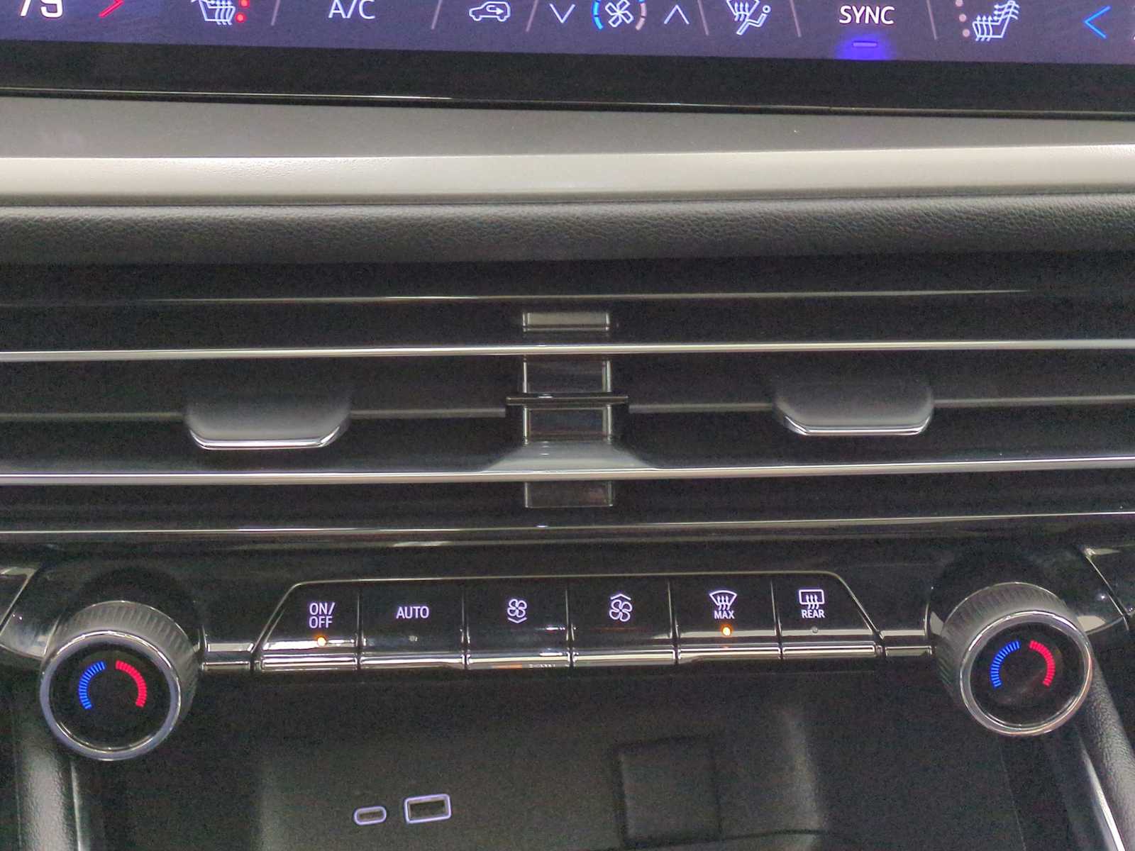 Thumbnail: 2026 Chevrolet Traverse - 28