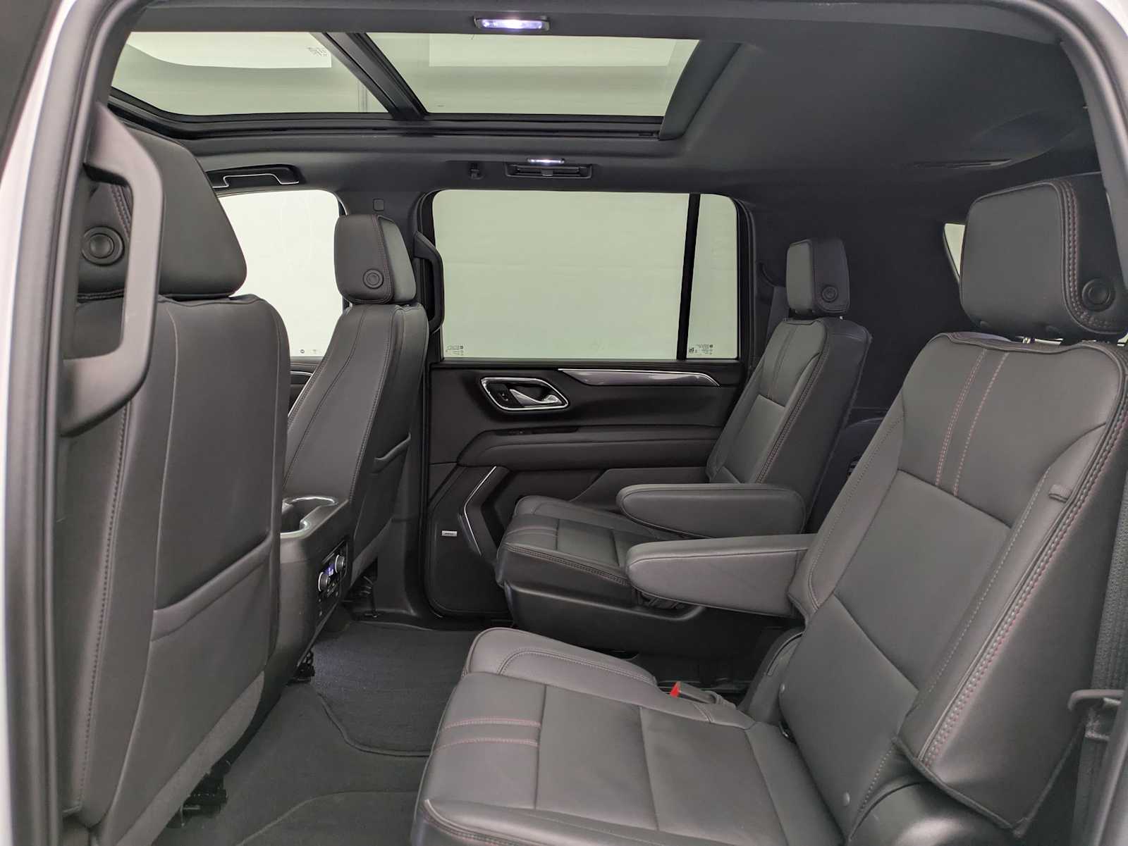 Thumbnail: 2024 Chevrolet Suburban - 21