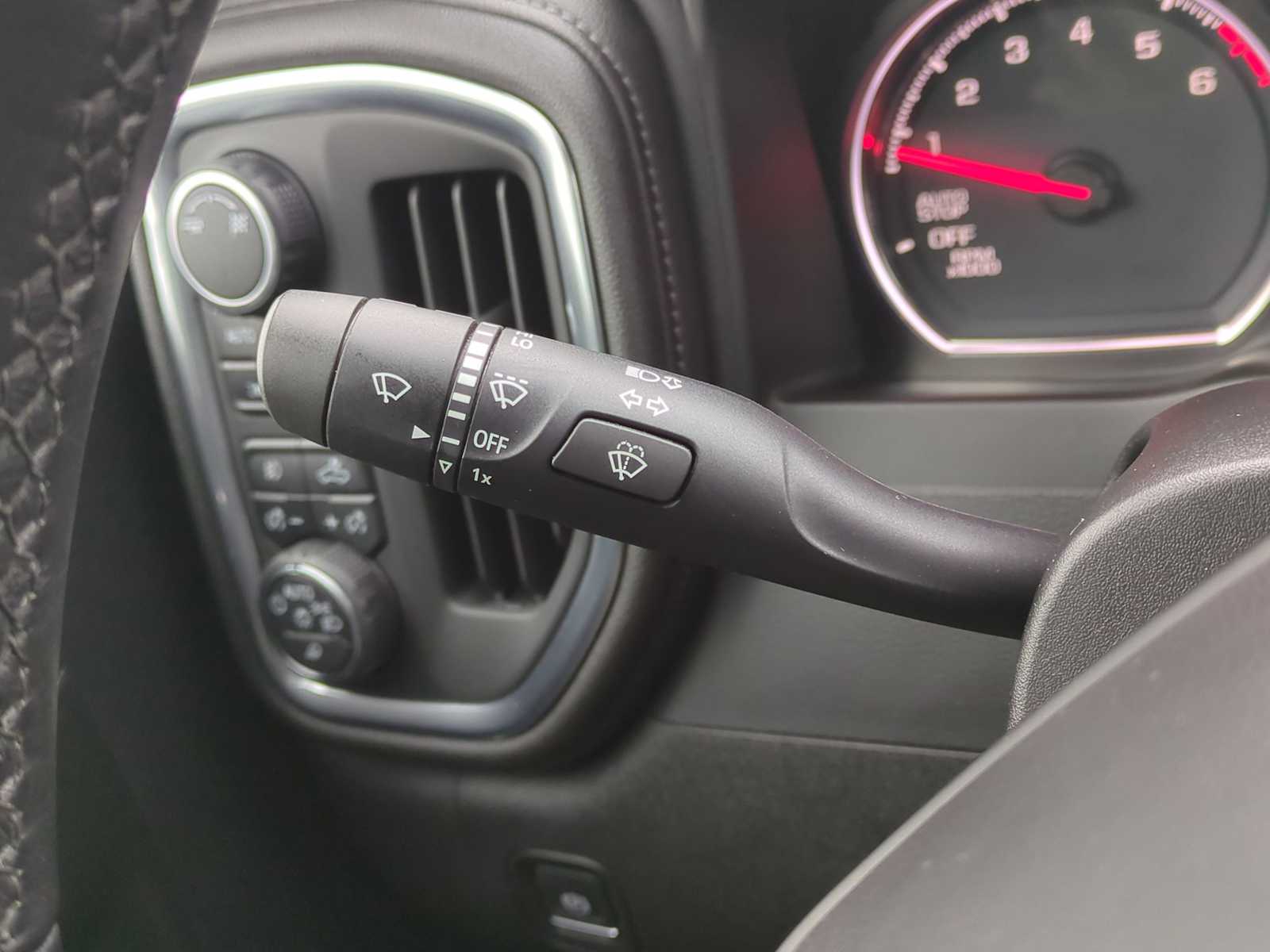 Thumbnail: 2019 Chevrolet Silverado 1500 - 32