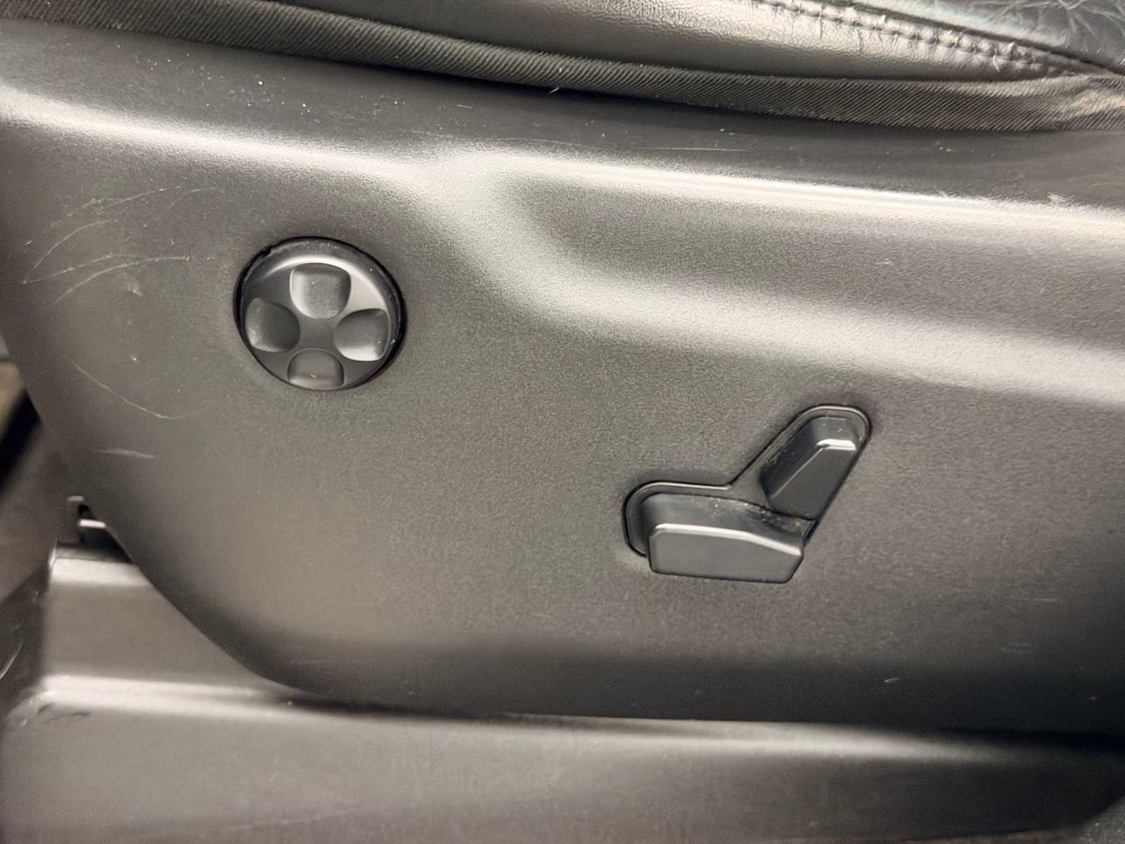 Thumbnail: 2016 Dodge Durango - 17