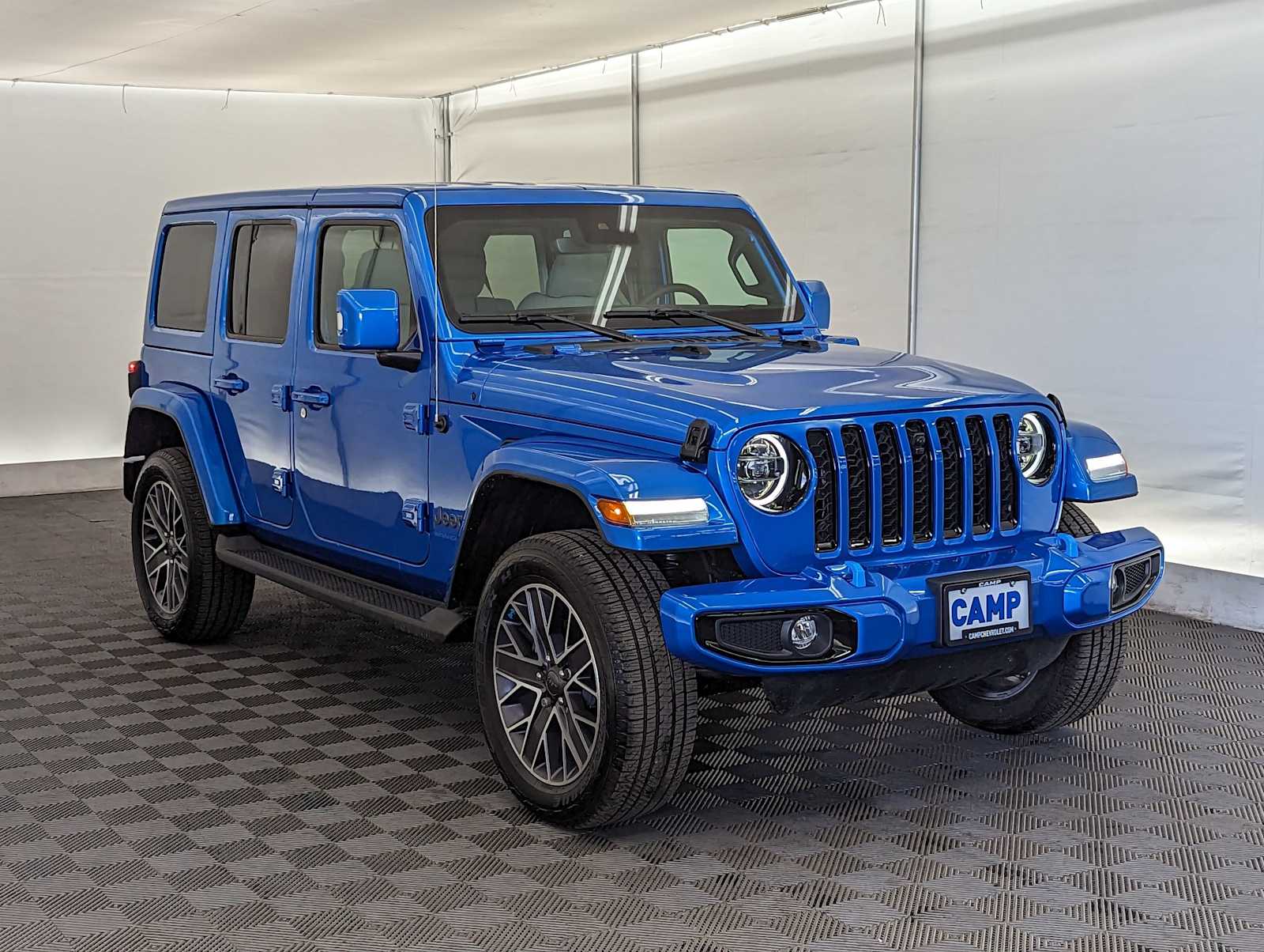2023 Jeep Wrangler Sahara 8