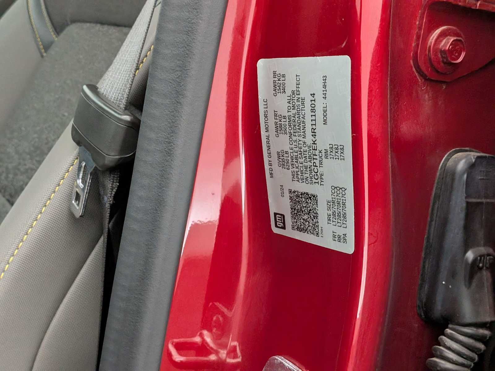 Thumbnail: 2024 Chevrolet Colorado - 37