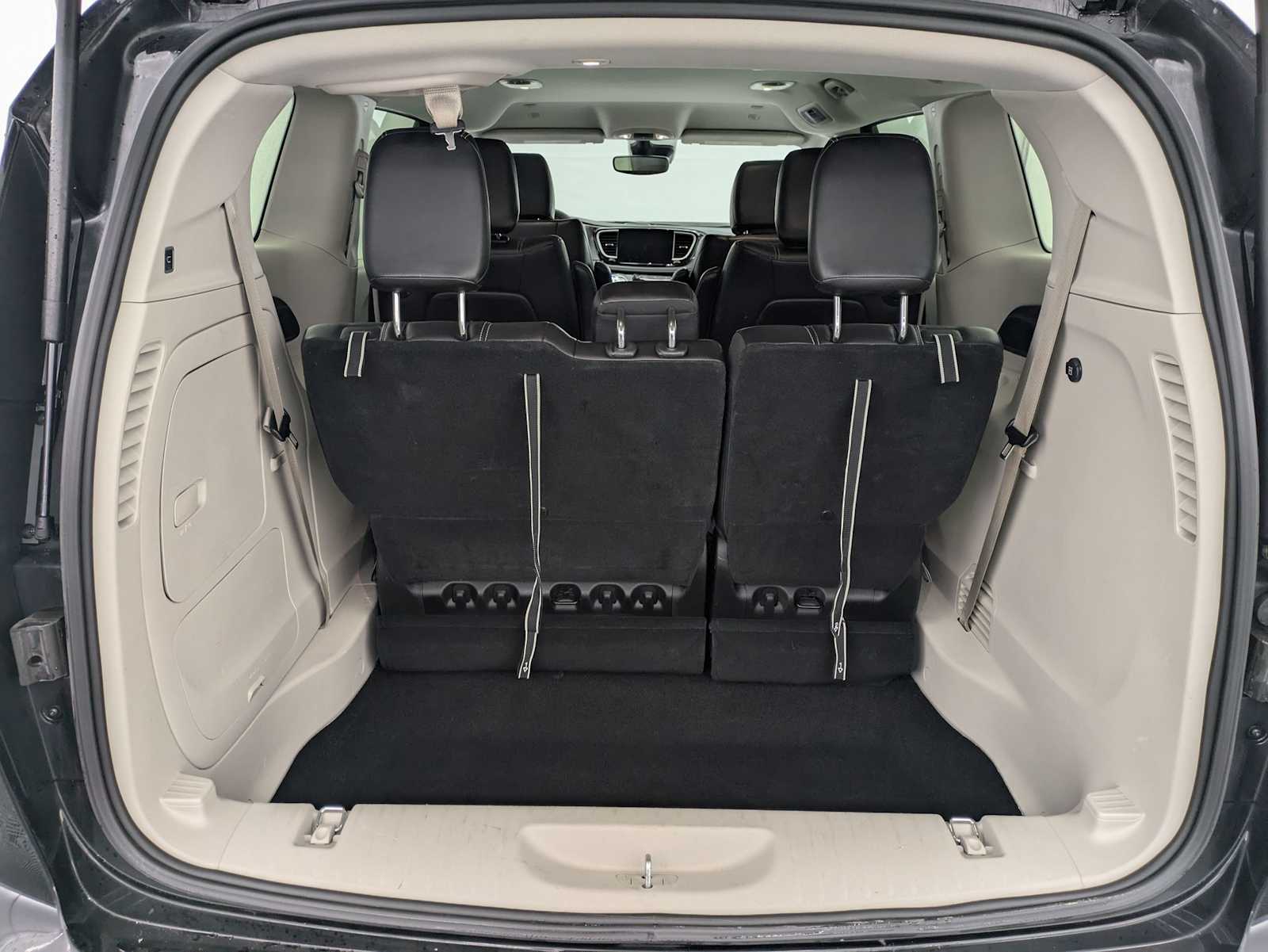 Thumbnail: 2024 Chrysler Pacifica - 34