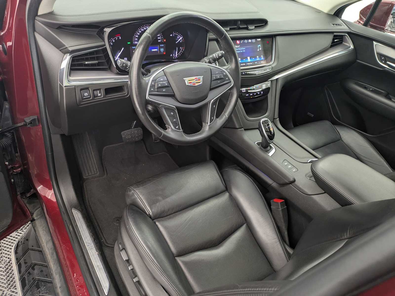 Thumbnail: 2017 Cadillac XT5 - 2