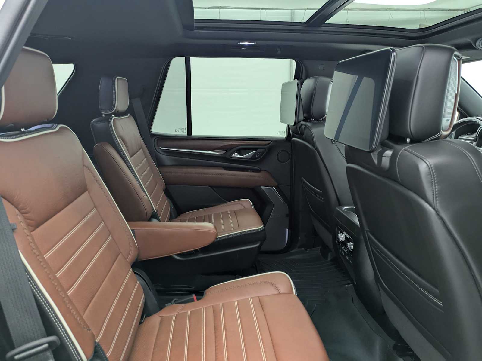 Thumbnail: 2023 GMC Yukon - 24