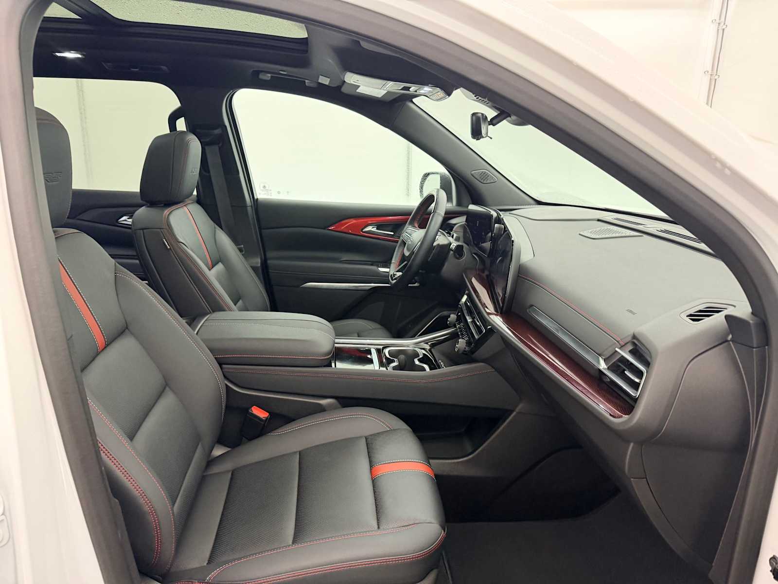 Thumbnail: 2024 Chevrolet Traverse - 23