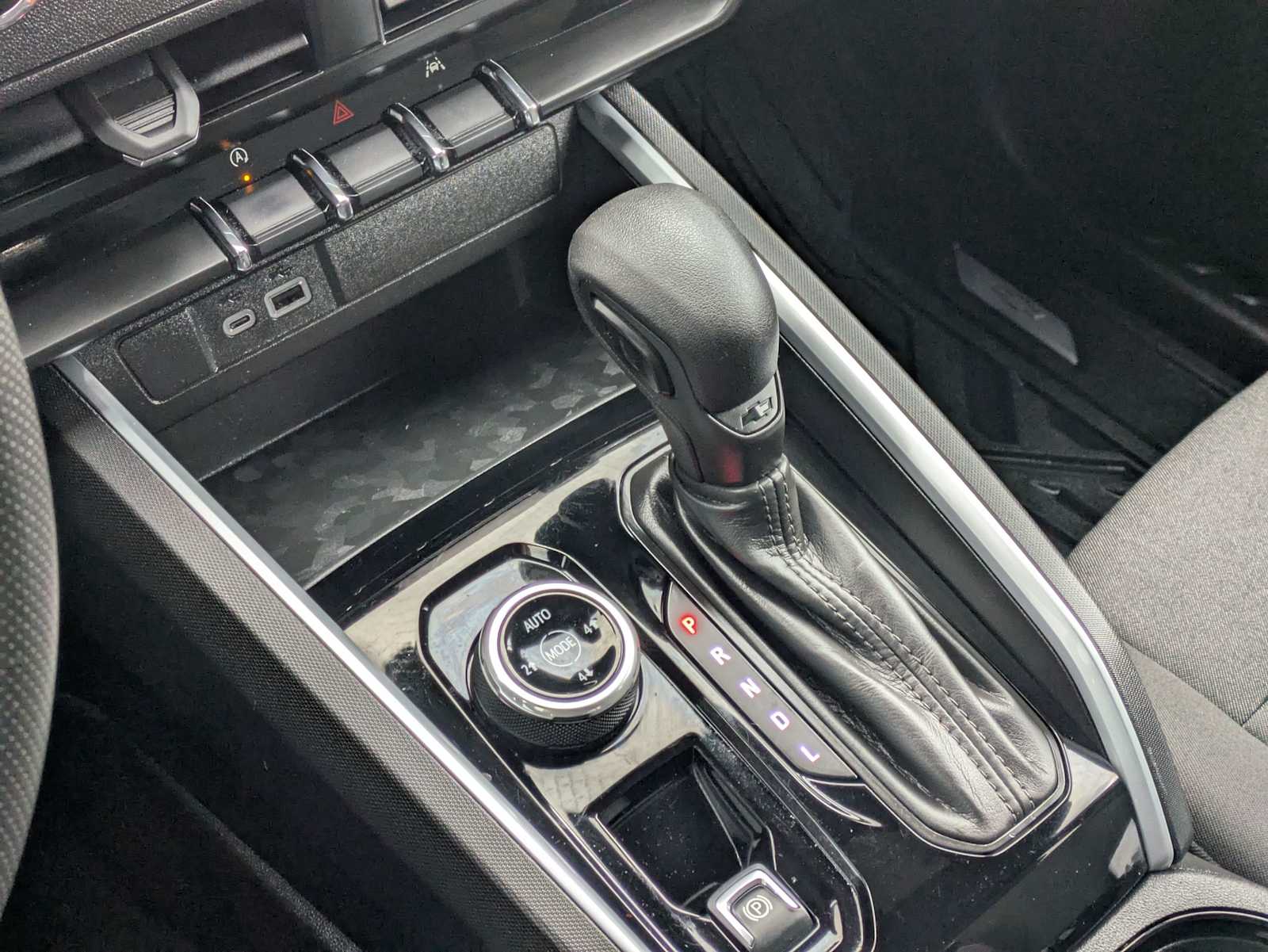 Thumbnail: 2024 Chevrolet Colorado - 28