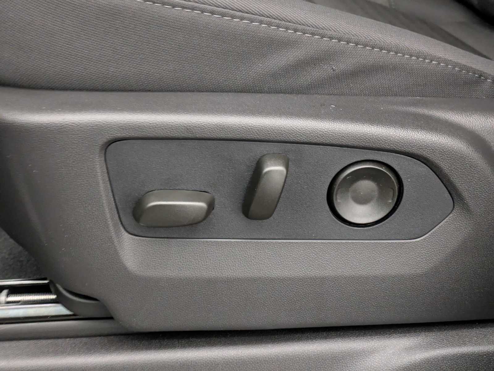 Thumbnail: 2026 Chevrolet Silverado 1500 - 19