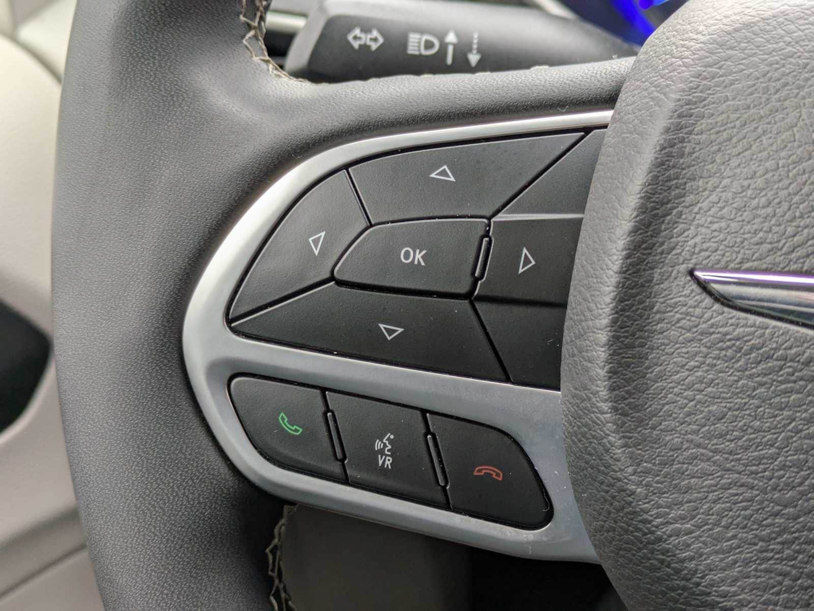 Thumbnail: 2024 Chrysler Pacifica - 24