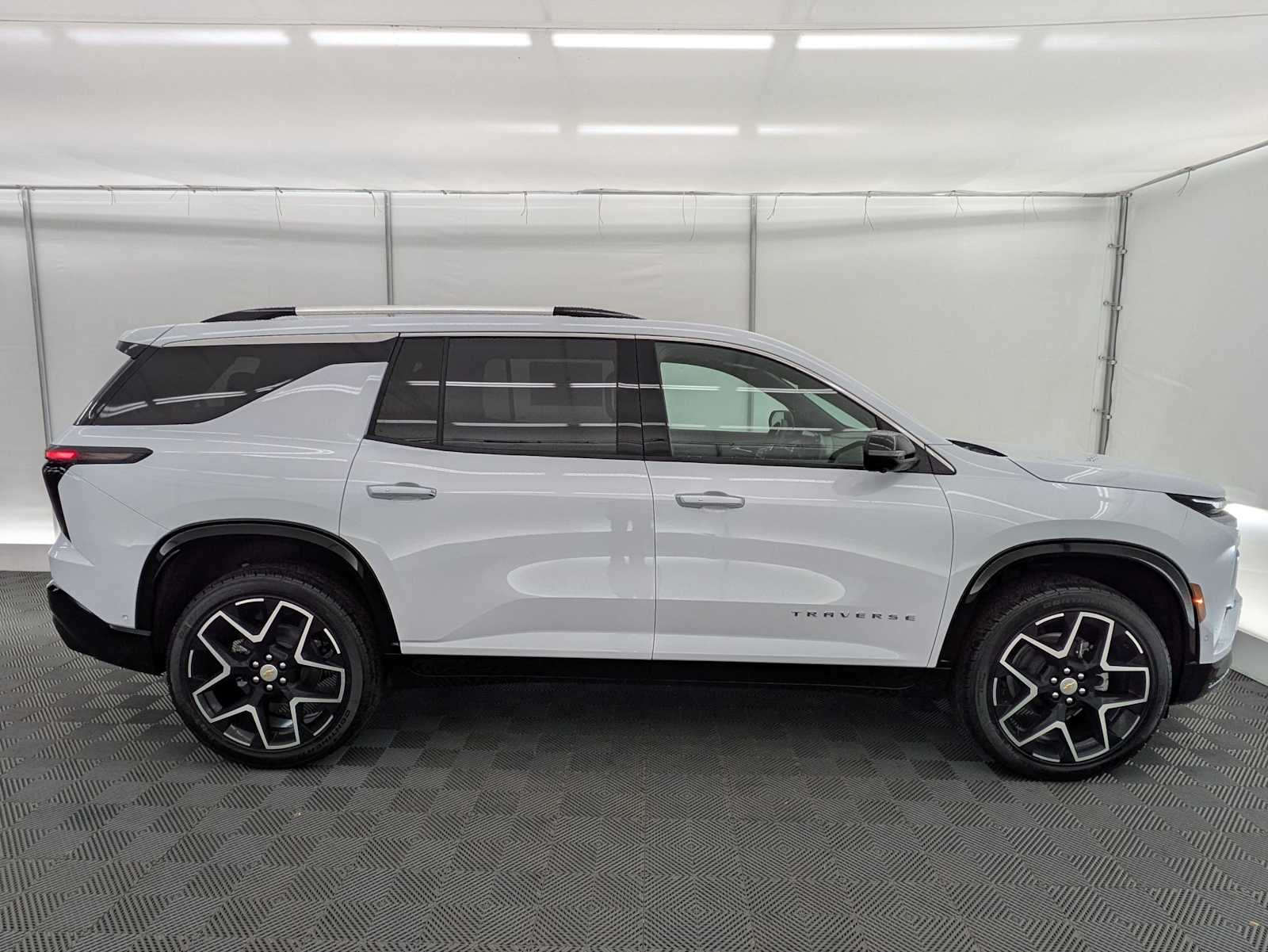 Thumbnail: 2026 Chevrolet Traverse - 6