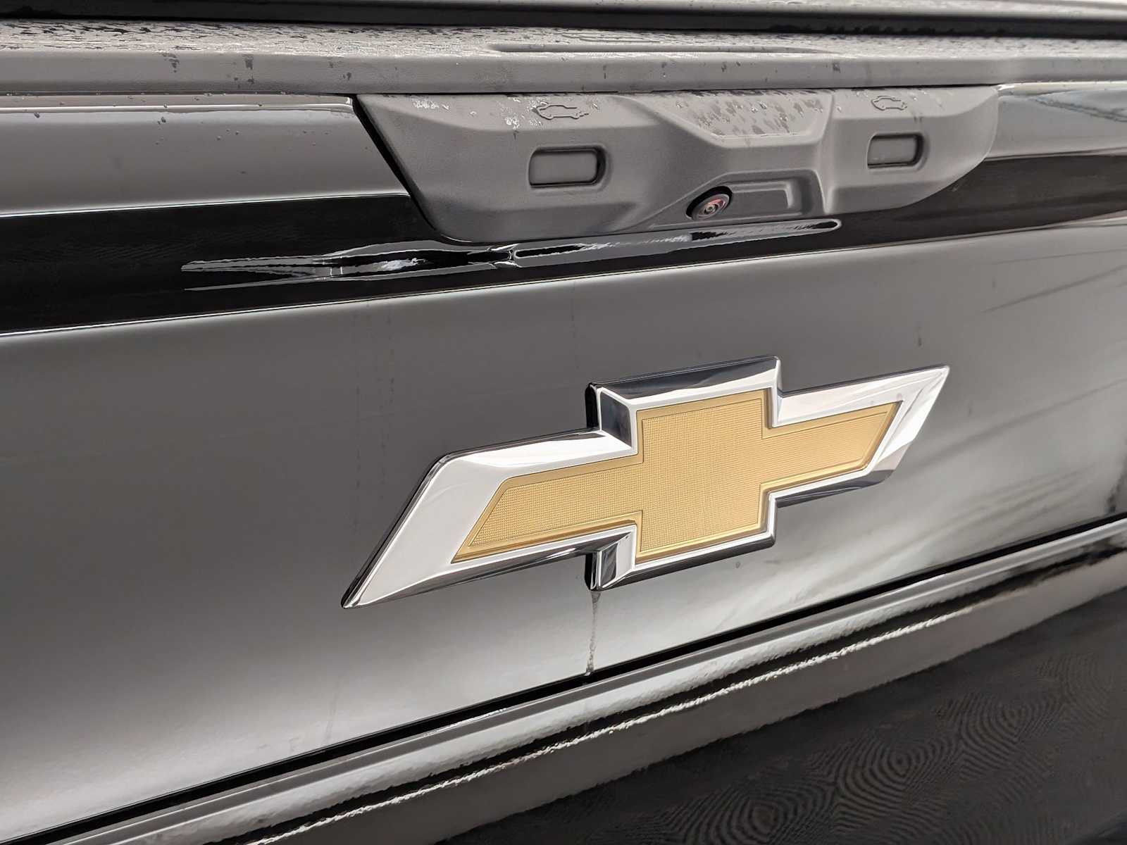 Thumbnail: 2026 Chevrolet Silverado EV - 12