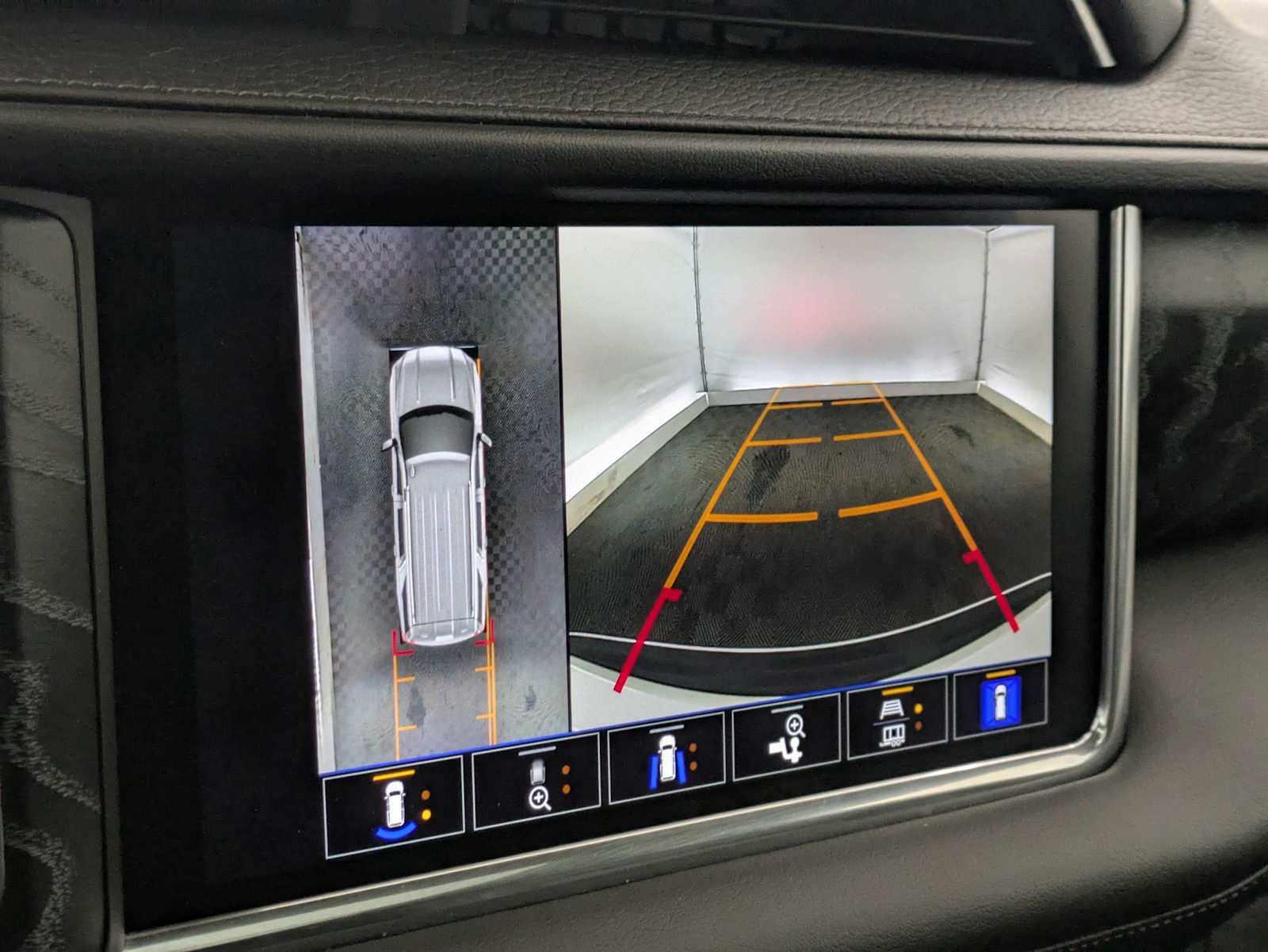 2022 GMC Yukon Denali 32