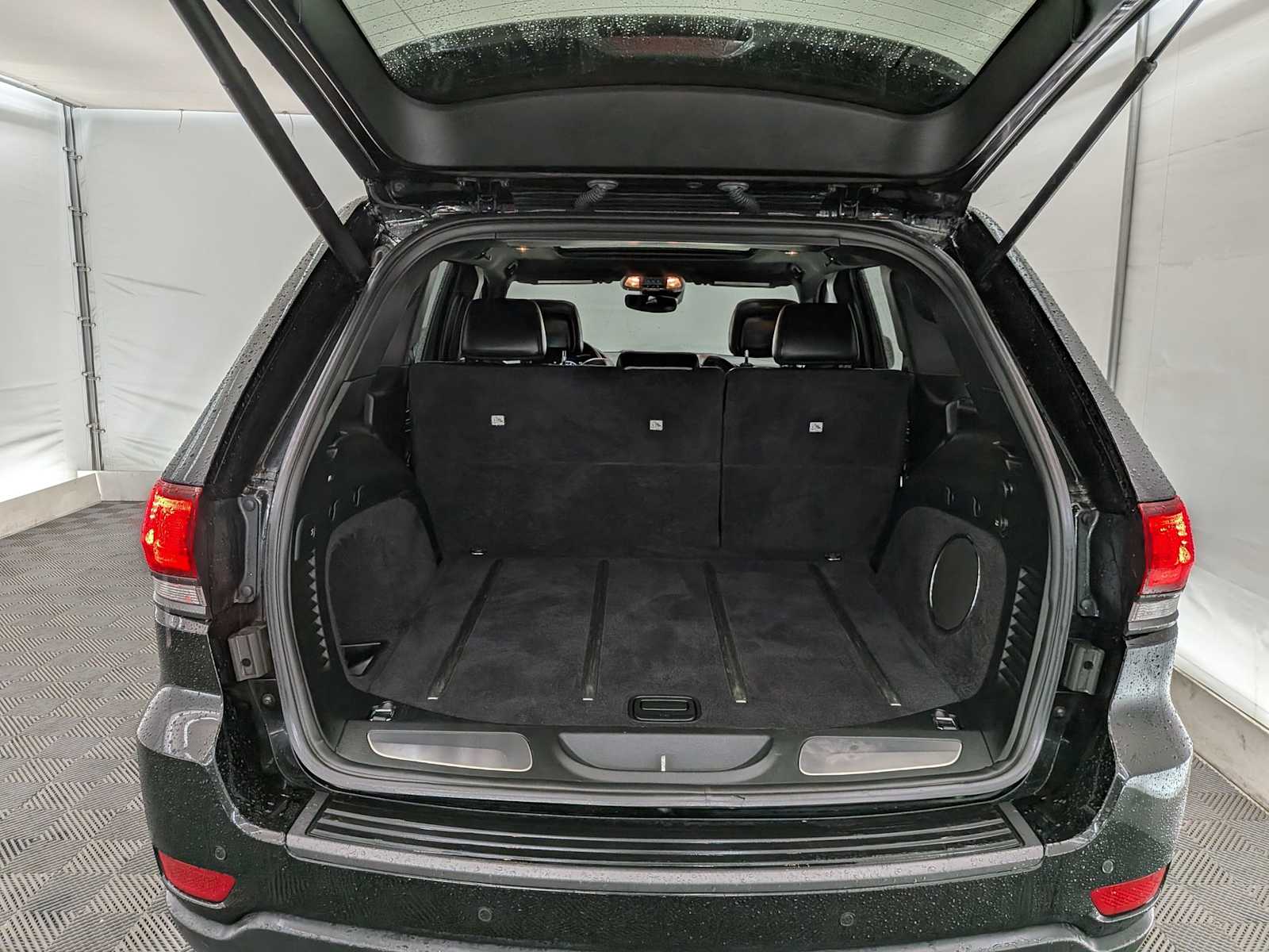 Thumbnail: 2017 Jeep Grand Cherokee - 36