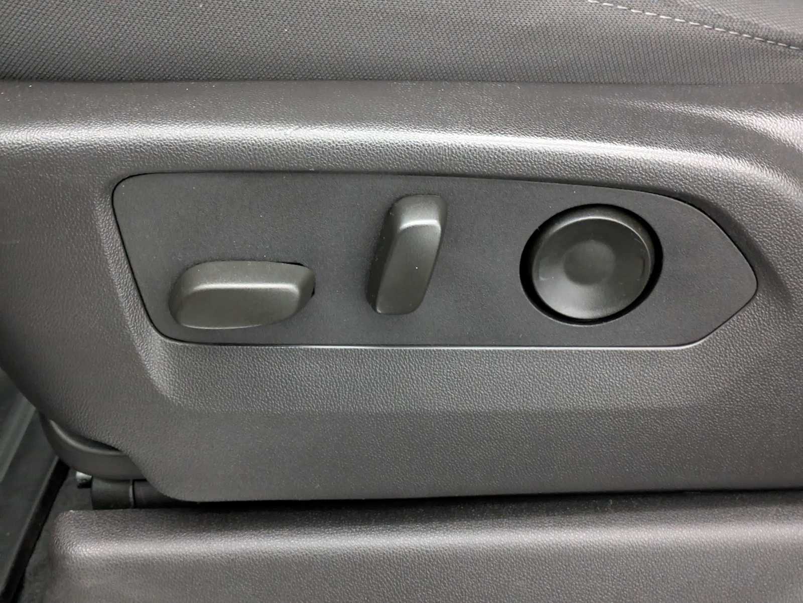 Thumbnail: 2024 GMC Sierra 3500 - 19