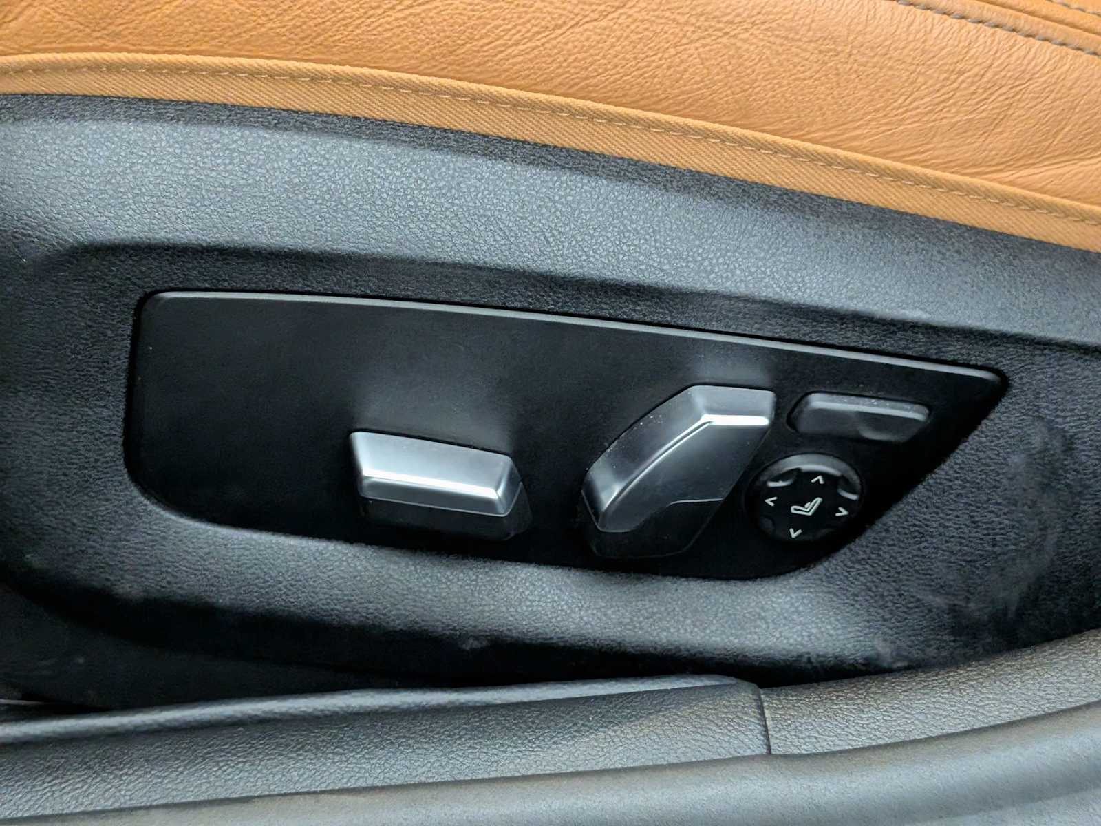 Thumbnail: 2023 BMW 5 Series - 17