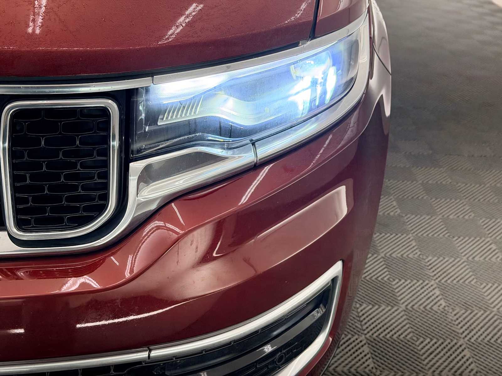 Thumbnail: 2023 Jeep Wagoneer - 10