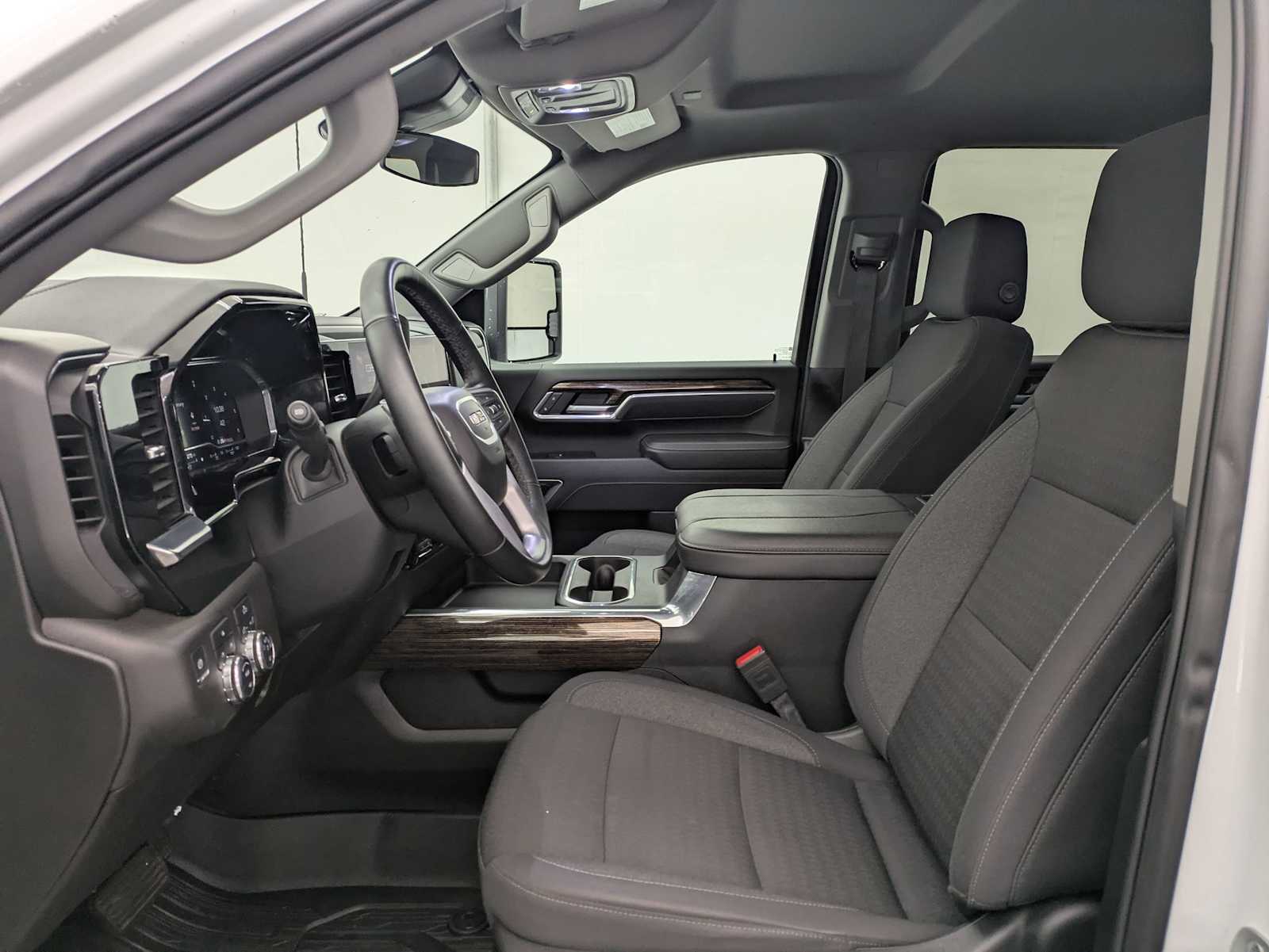 Thumbnail: 2025 GMC Sierra 3500 - 18