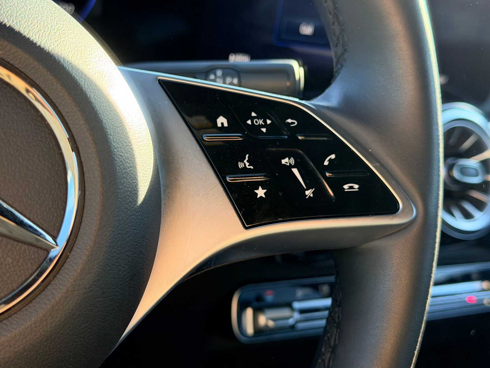 Thumbnail: 2024 Mercedes-Benz EQB - 24