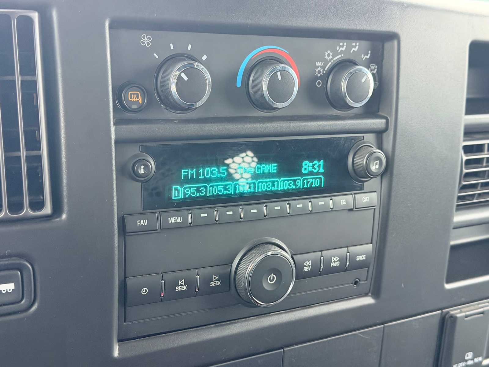 Thumbnail: 2024 GMC Savana - 24