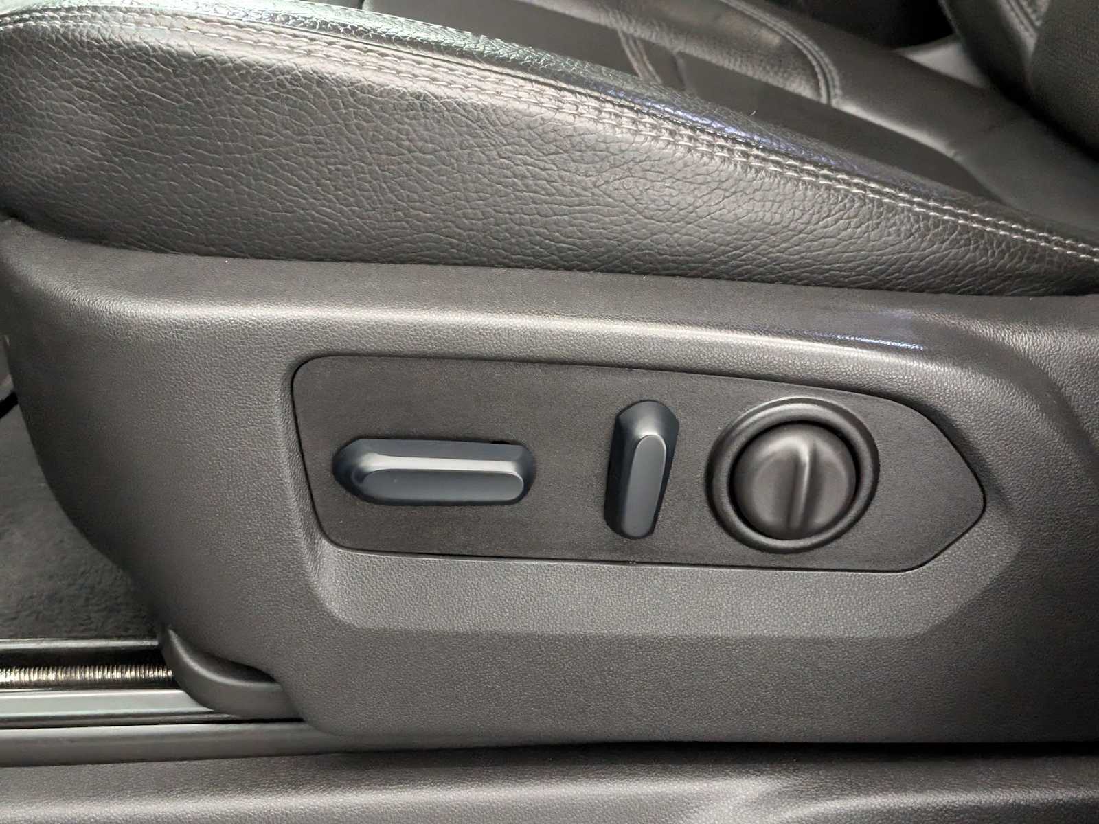 Thumbnail: 2023 GMC Sierra 3500 - 18