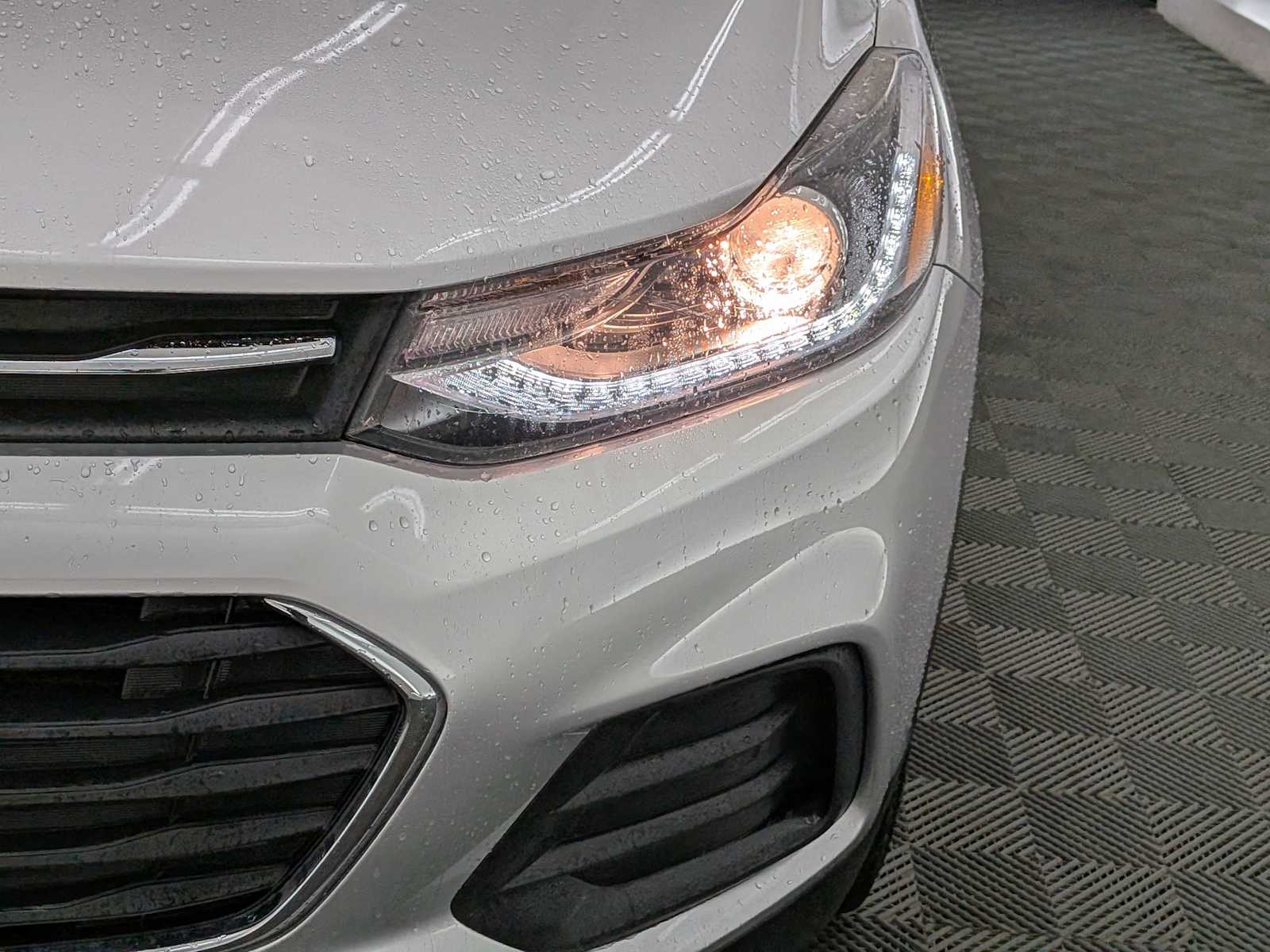 Thumbnail: 2021 Chevrolet Trax - 10