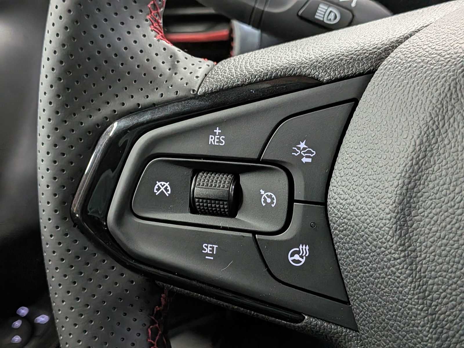 Thumbnail: 2025 Chevrolet Trax - 24